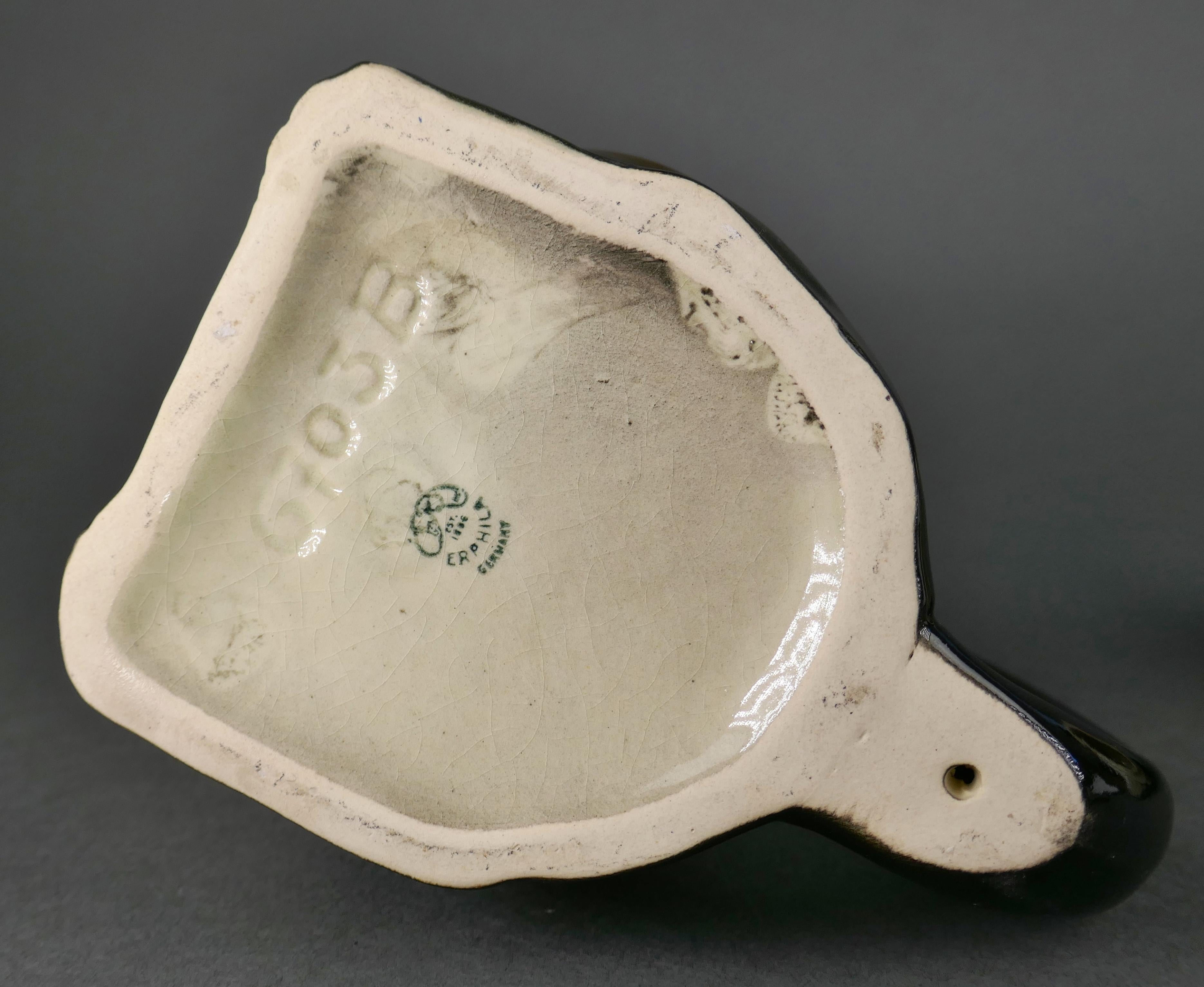 Tetera figurada de mayólica Erphila Perro Teckel c.1920-1940 Fabricada en Alemania en venta 1