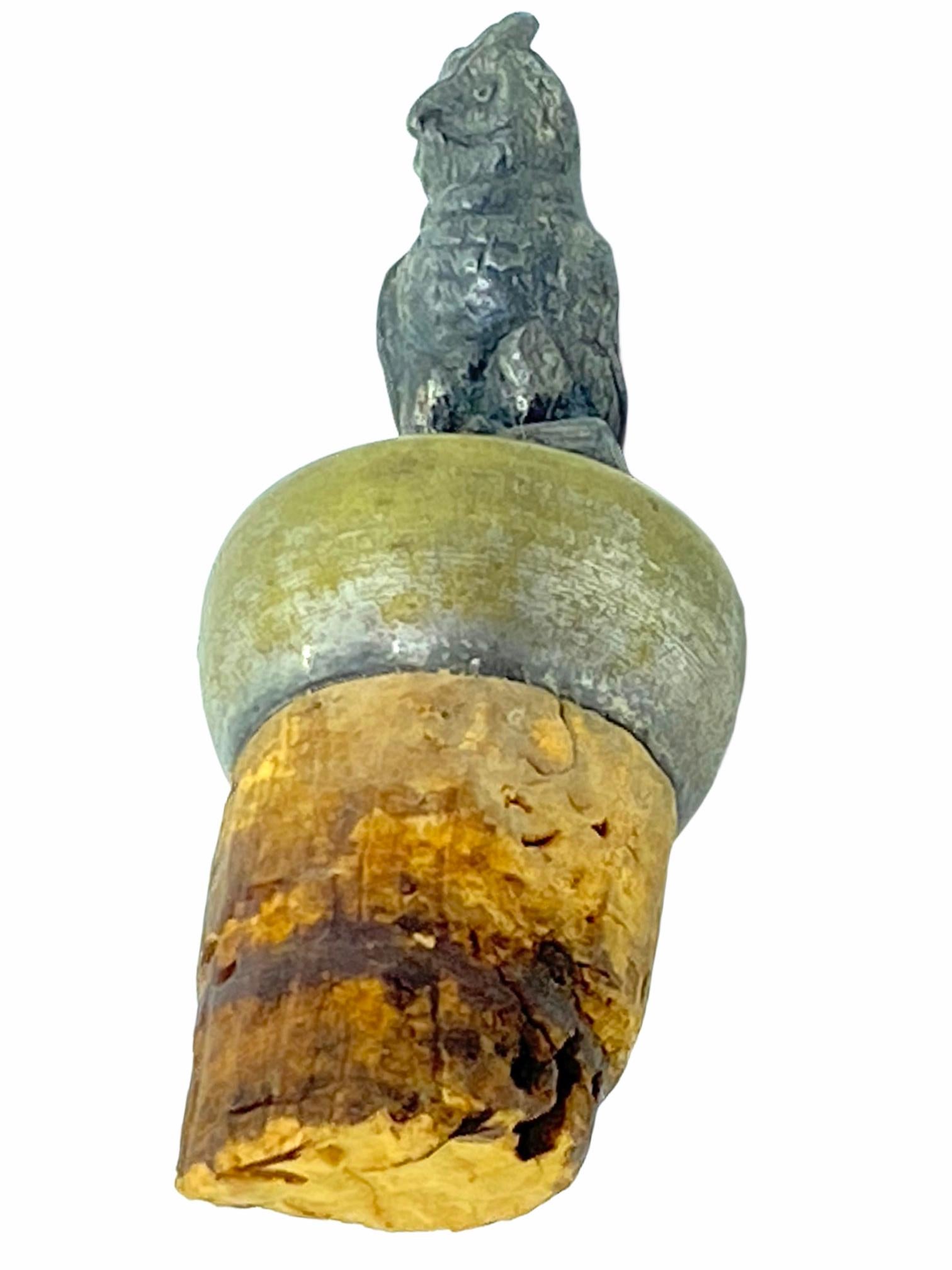 Figural Owl Vienna Bronze Metal Bottle Stopper Topper Barware, Austria, 1910s In Good Condition For Sale In Nuernberg, DE