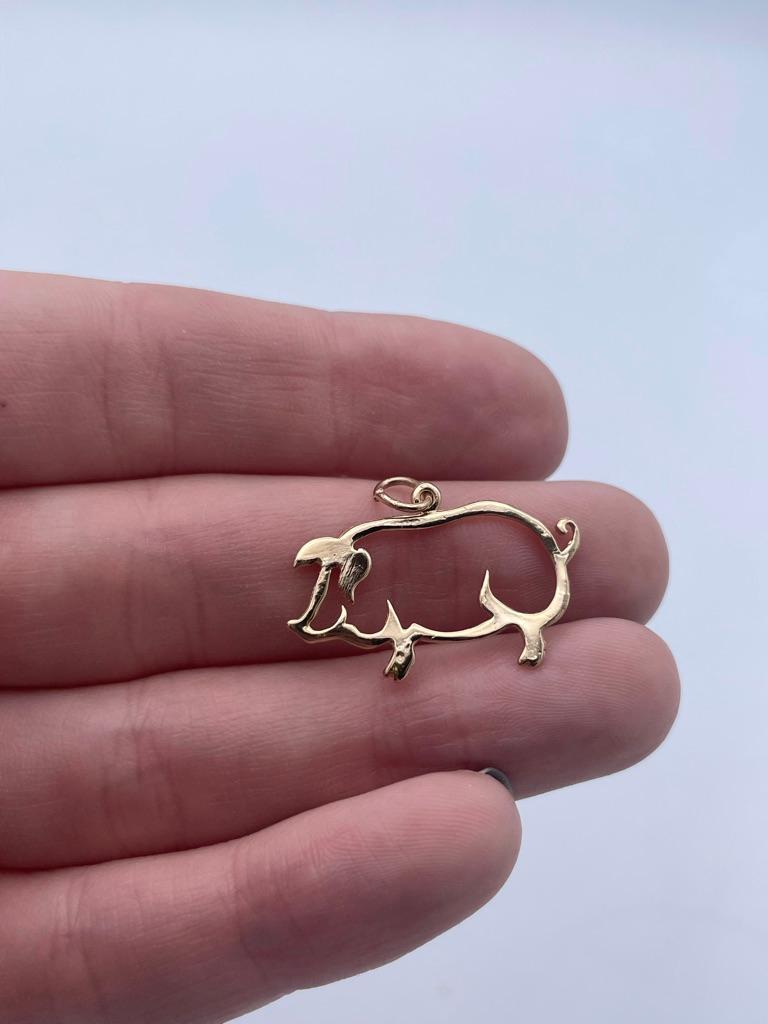 Vintage Pig Gold Charm In Excellent Condition In New York, NY
