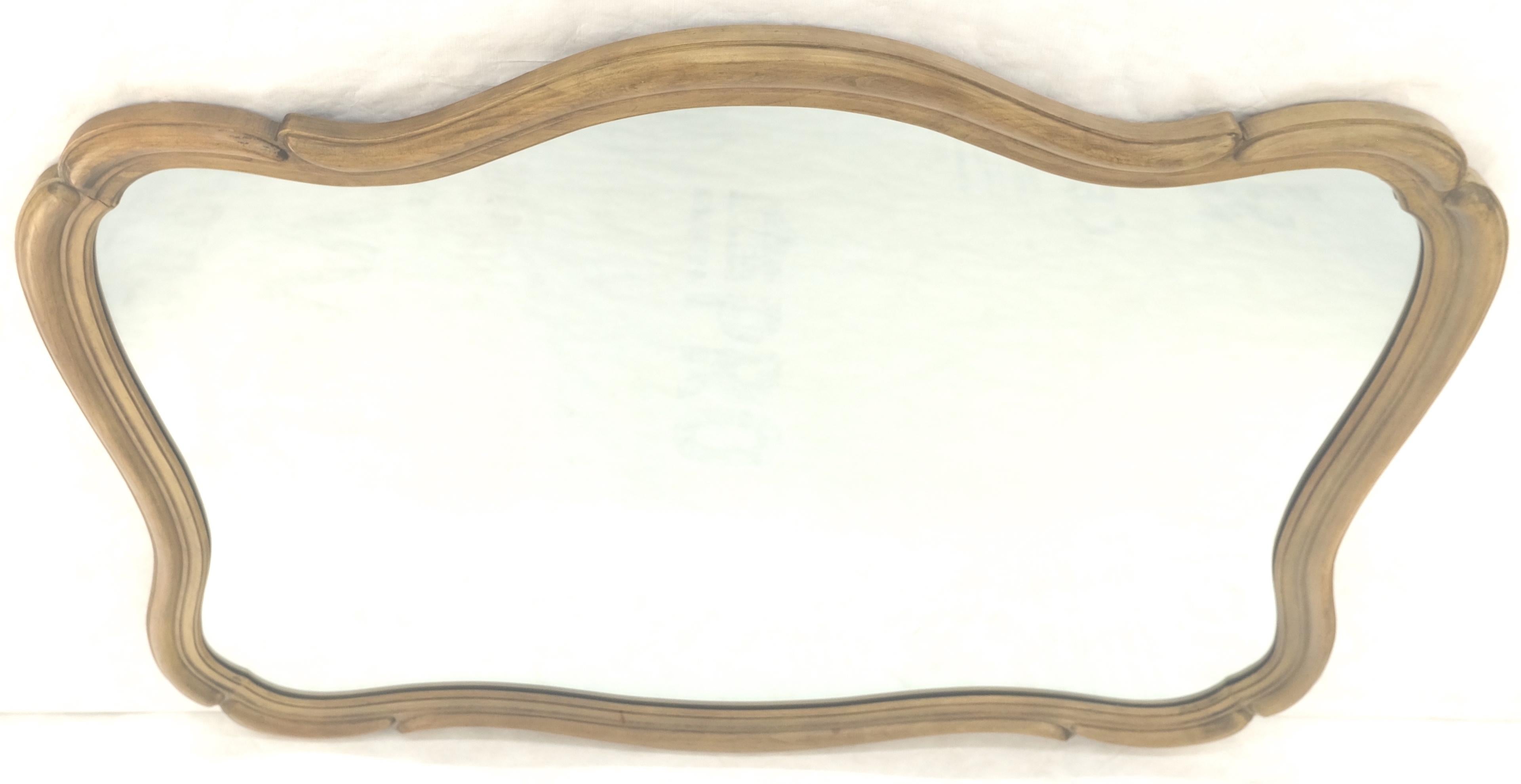 Espejo de pared moderno de mediados de siglo de estilo figurado plateado Menta Regencia de Hollywood en venta