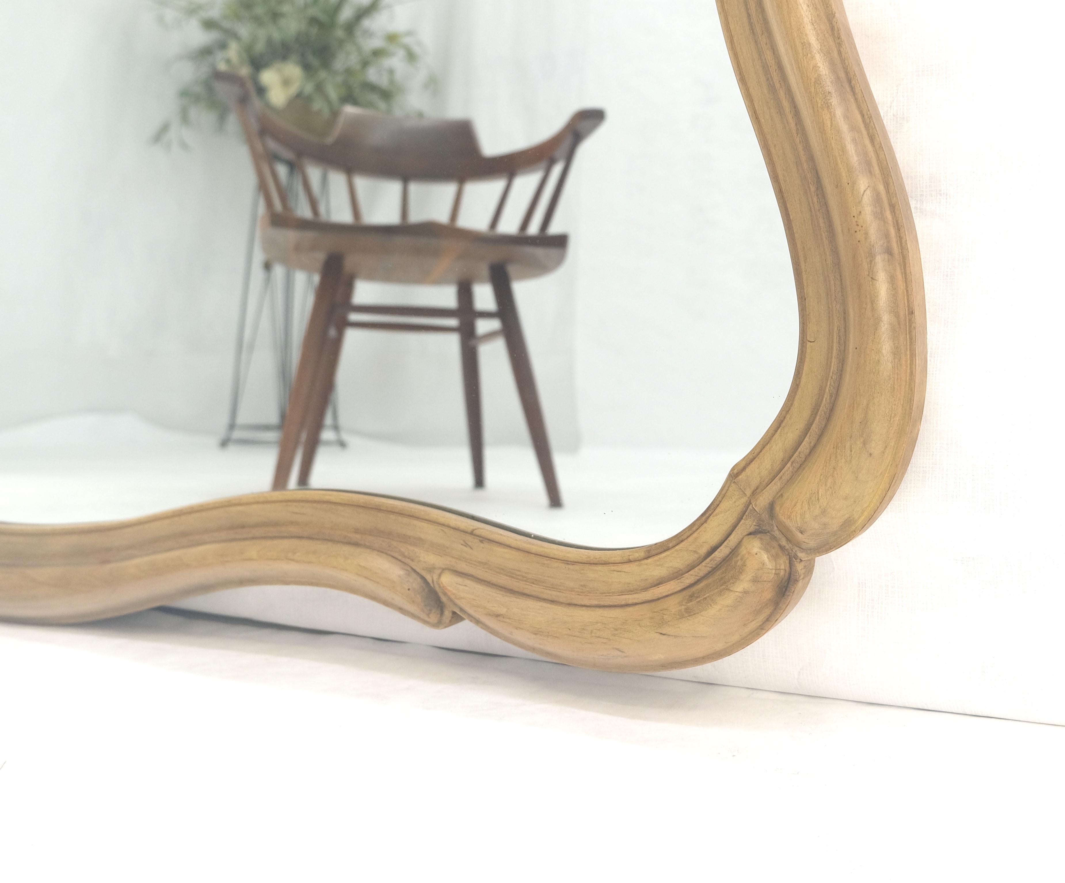 Espejo de pared moderno de mediados de siglo de estilo figurado plateado Menta en Bueno estado para la venta en Rockaway, NJ