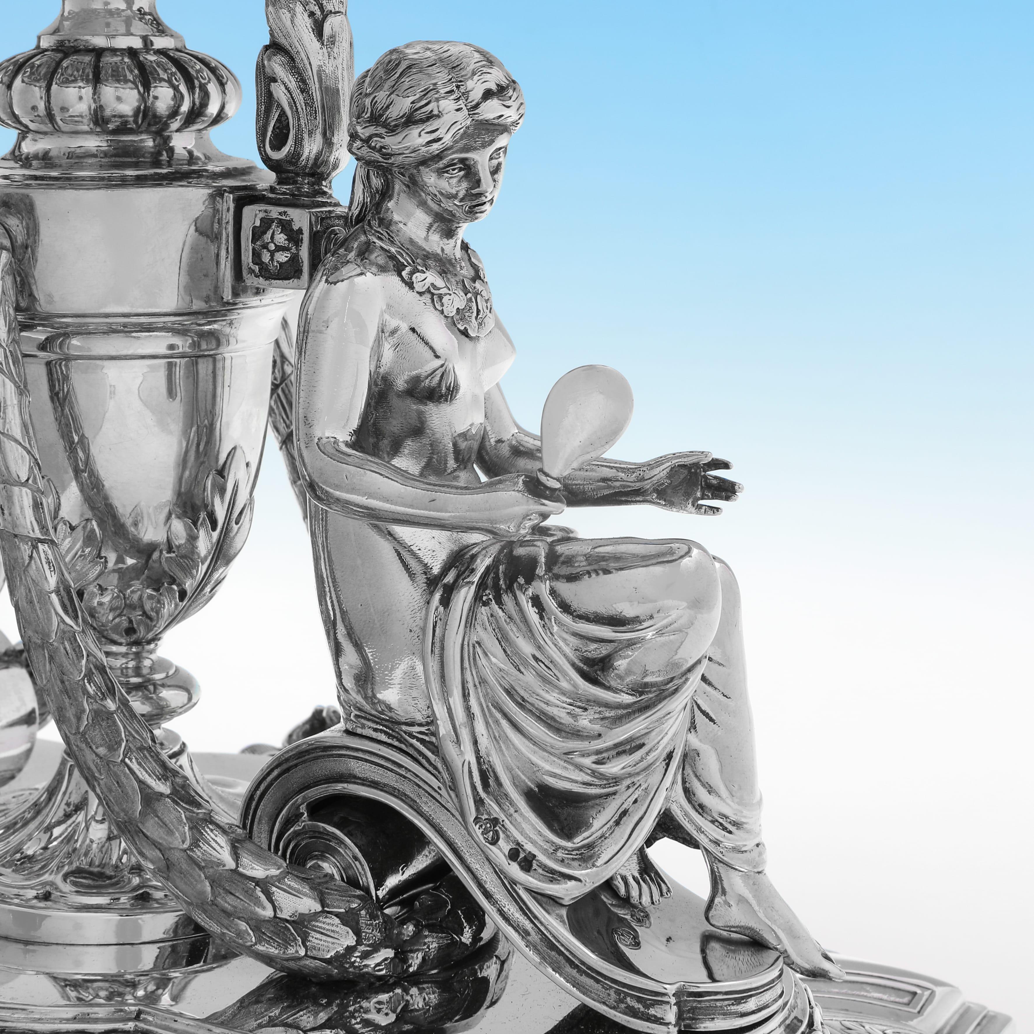 Viktorianischer Tafelaufsatz aus Silber mit klassischen Figuren aus Silber von George Angell, 1878 im Angebot 1
