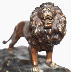 Figurale Jugendstil Tischlampe Wiener Bronze mit Löwen