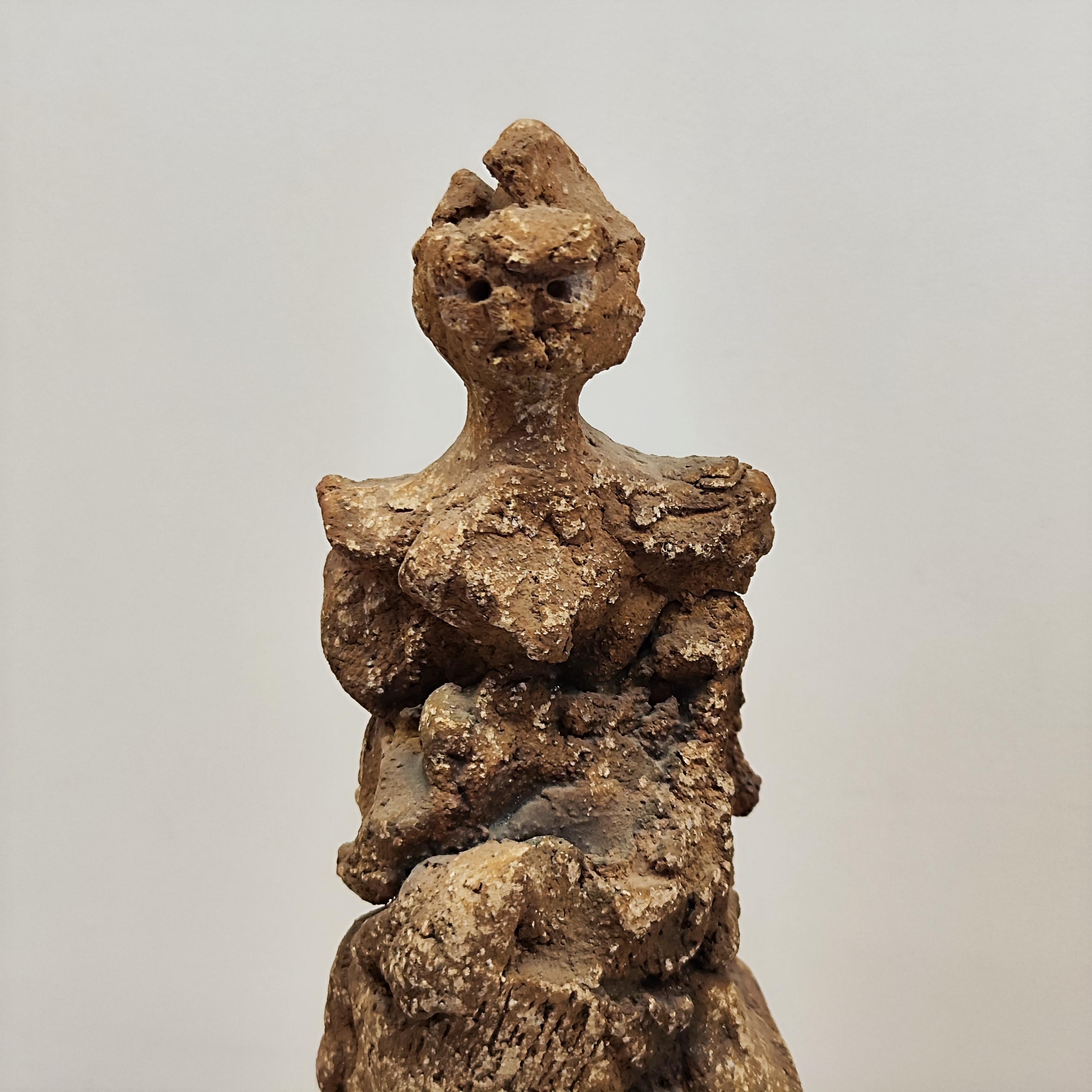 Metà XX secolo Sculture figurative in argilla a 2 camote nello stile di Jean Dubuffet, Francia anni '50 in vendita