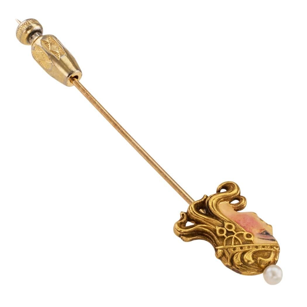 Figurative Art Nouveau 1905 Enamel Pearl Gold Stick Pin In Good Condition In Los Angeles, CA