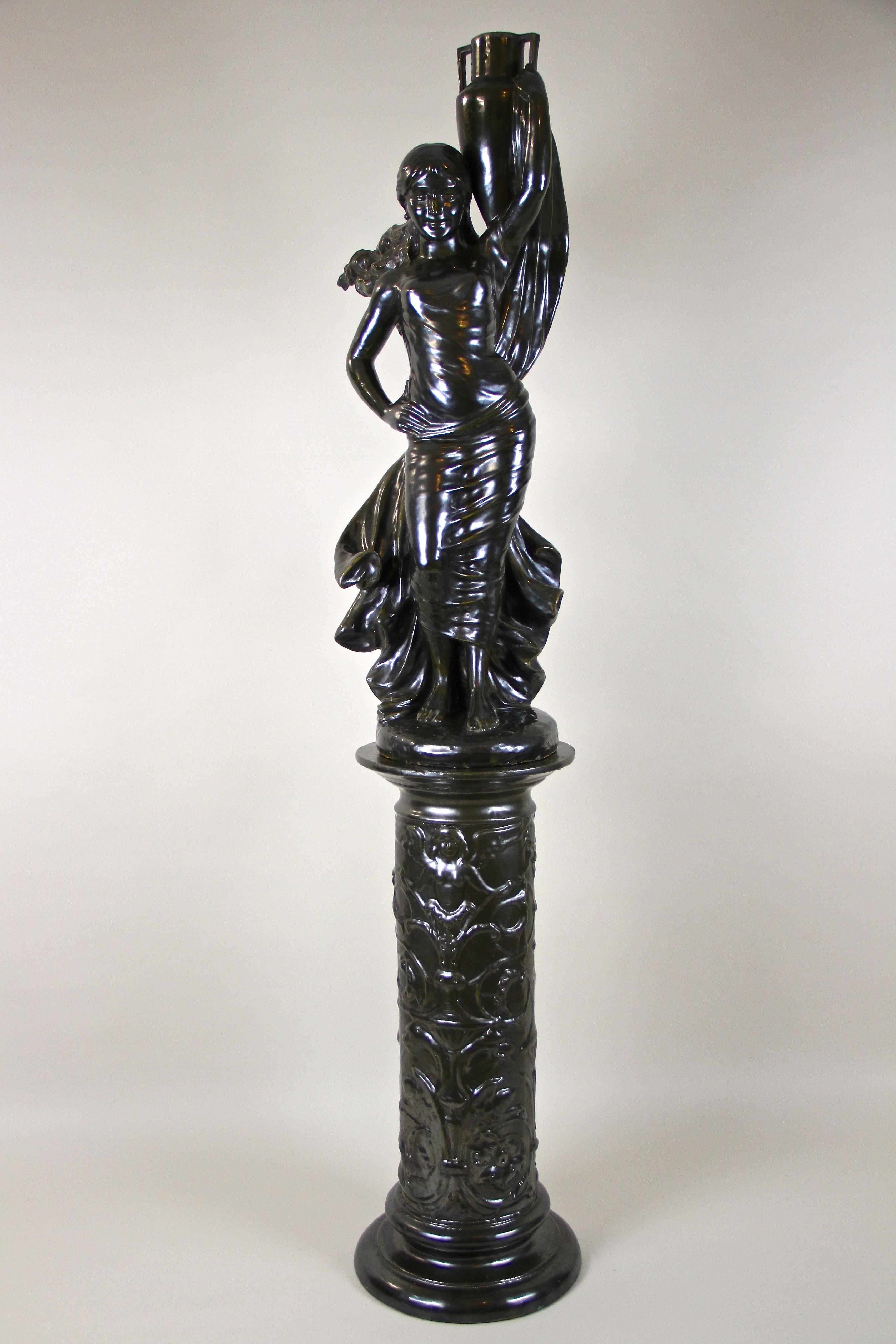 Figurative Art Nouveau Ceramic Statue on Column, Bronze Look, France, circa 1900 In Good Condition In Lichtenberg, AT