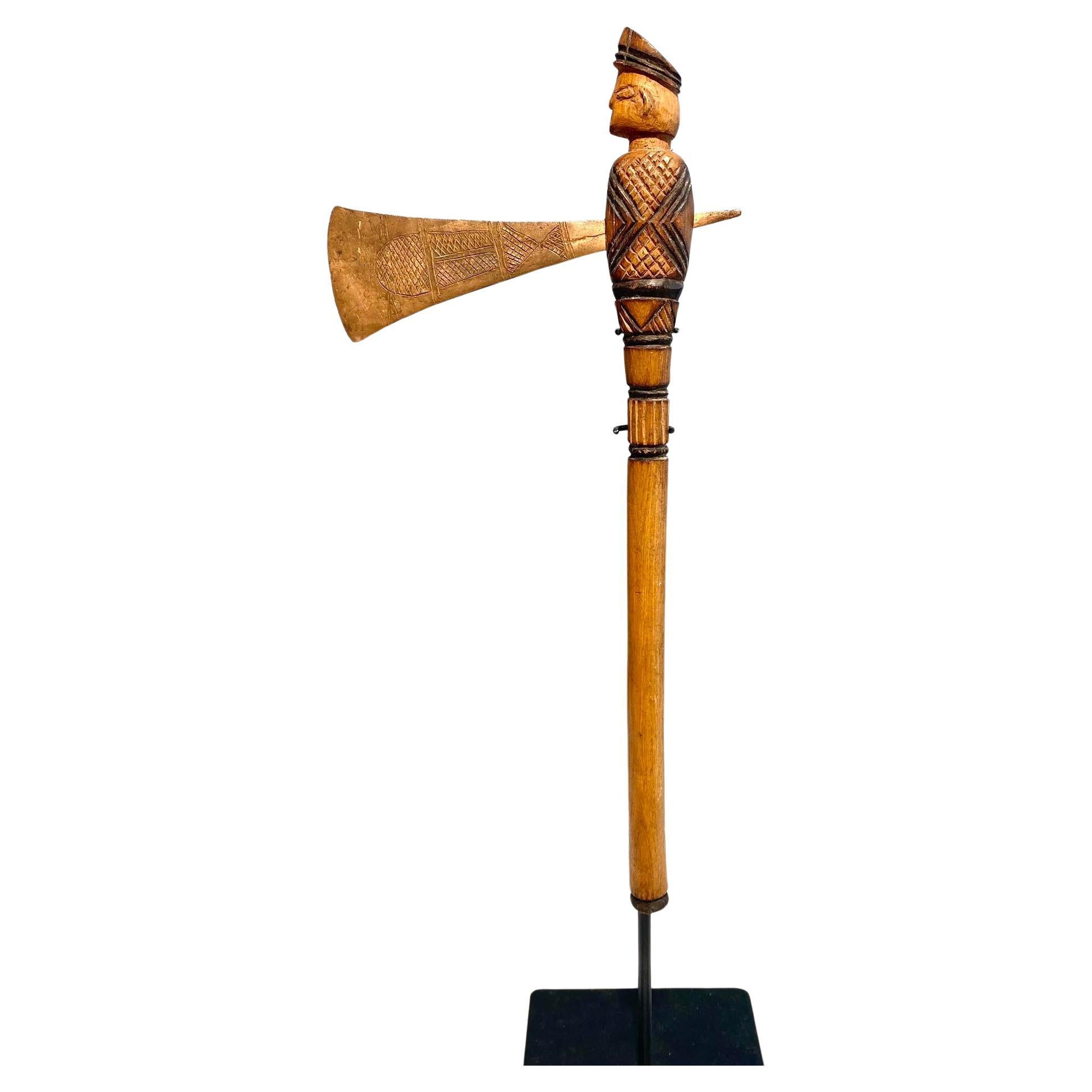 Ascia figurativa della tribù Tshokwe / Chokwe / Lwena DR Congo Inizio 20° Angola