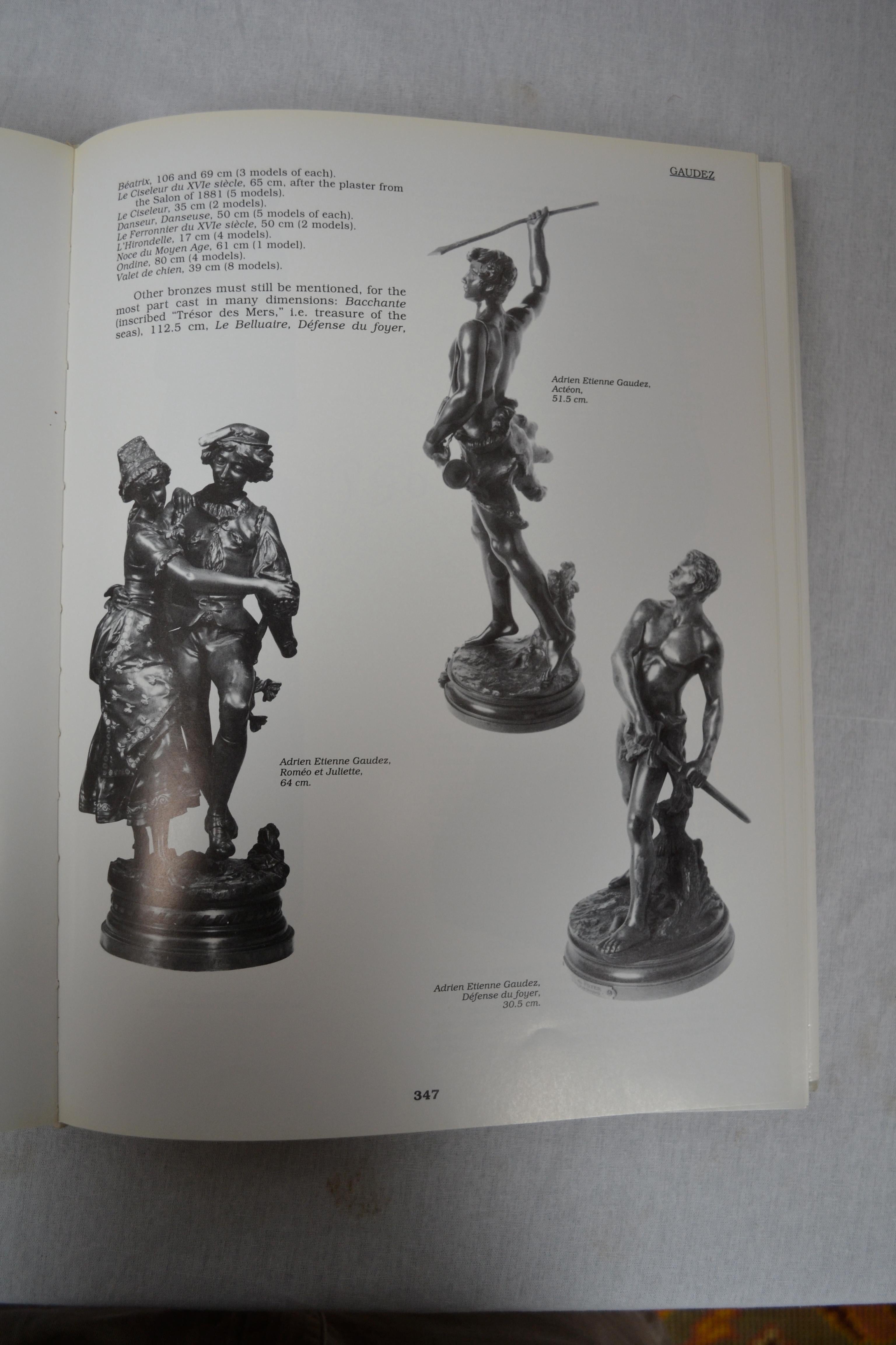 Statue figurative en bronze intitulée « Défense du Foyer » par Adrien Gaudez 2