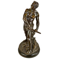 Statue figurative en bronze intitulée "Défense Du Foyer" par Adrien Gaudez