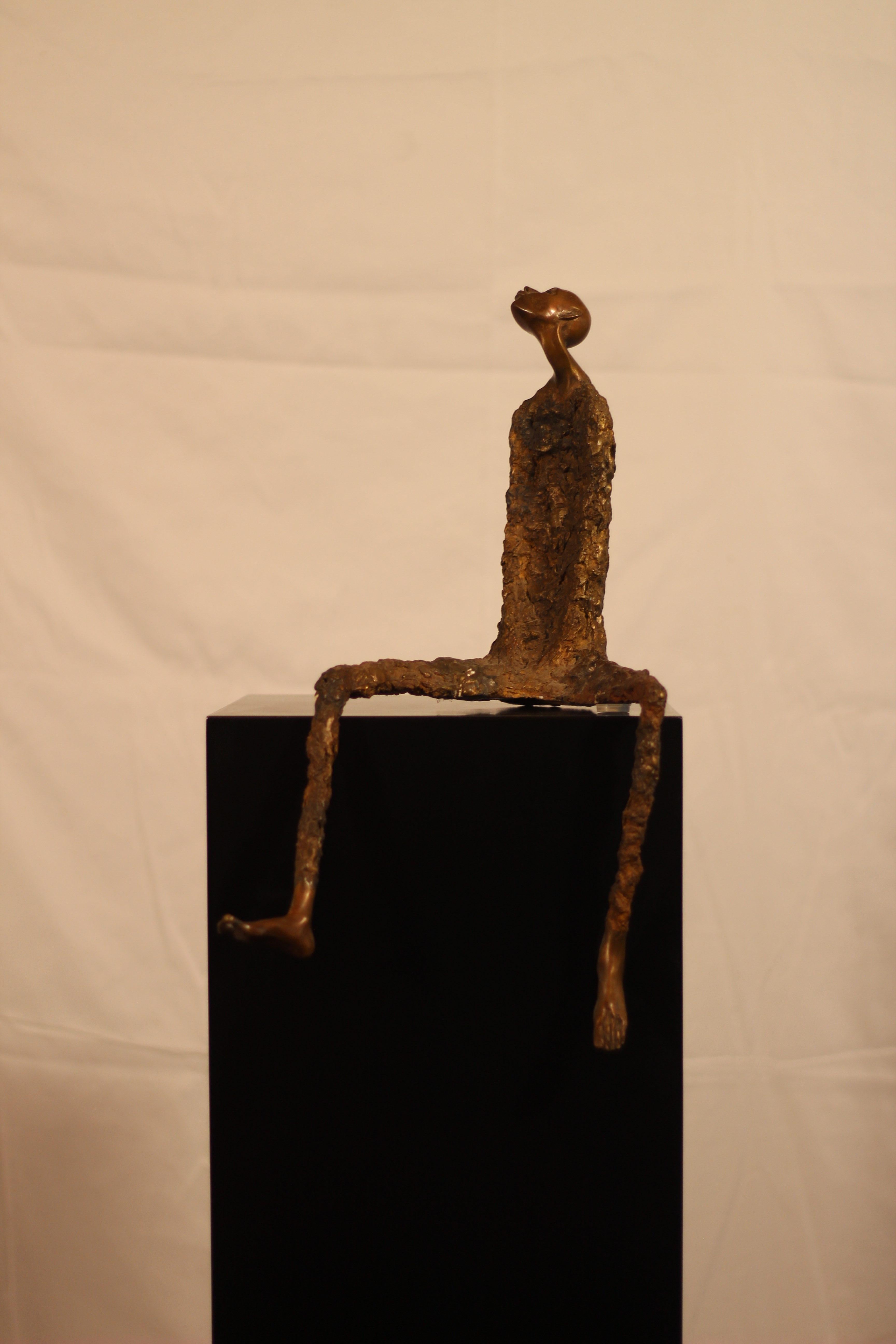 Diese schöne kleine Bronze des mexikanischen Künstlers M. Sulkin ist zwischen Brutalismus und Figuration angesiedelt. 