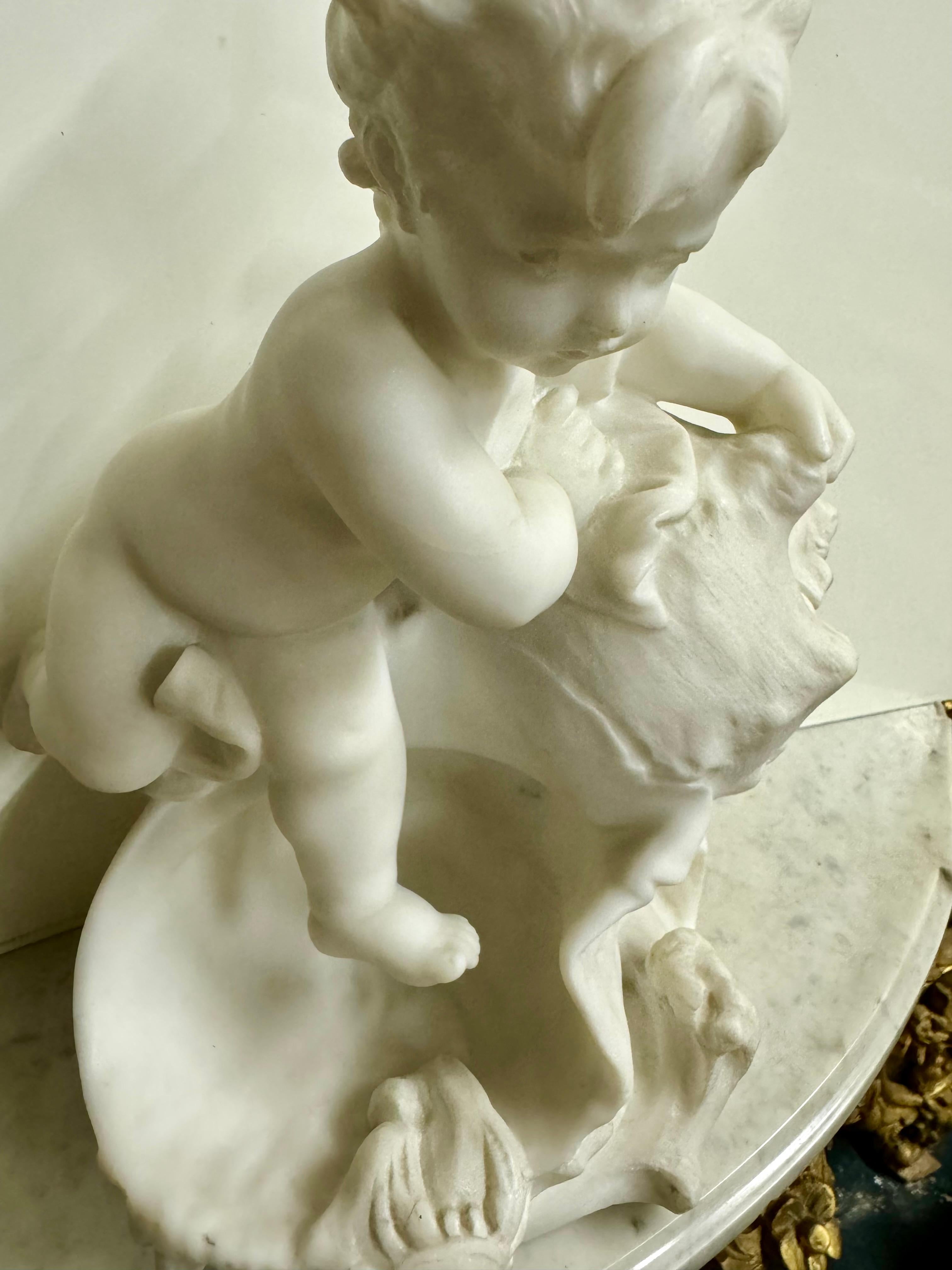 Art Déco marmo di carrara figurativo di H. Moreau in vendita