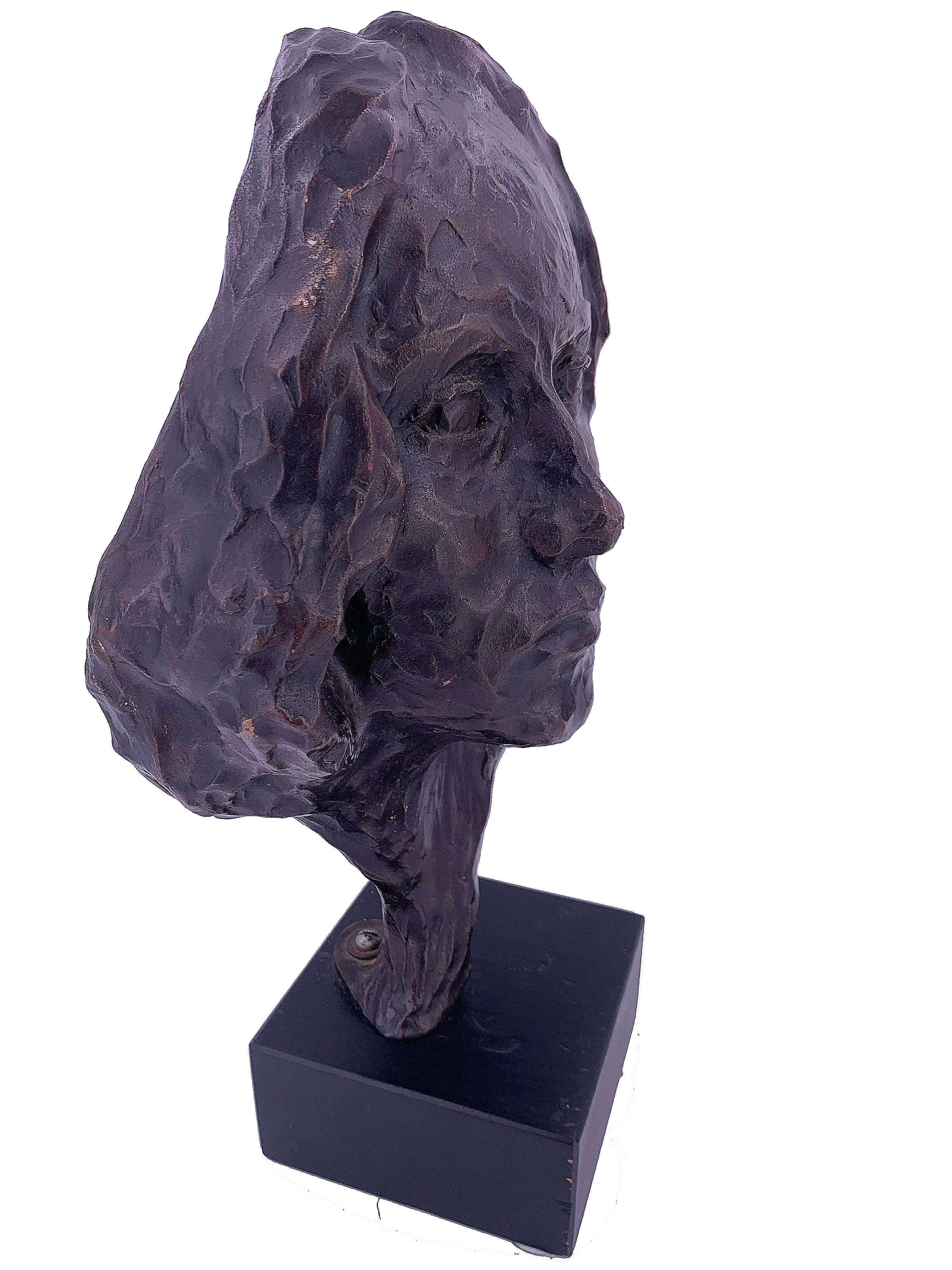 Moulage Sculpture figurative féminine en bronze en vente
