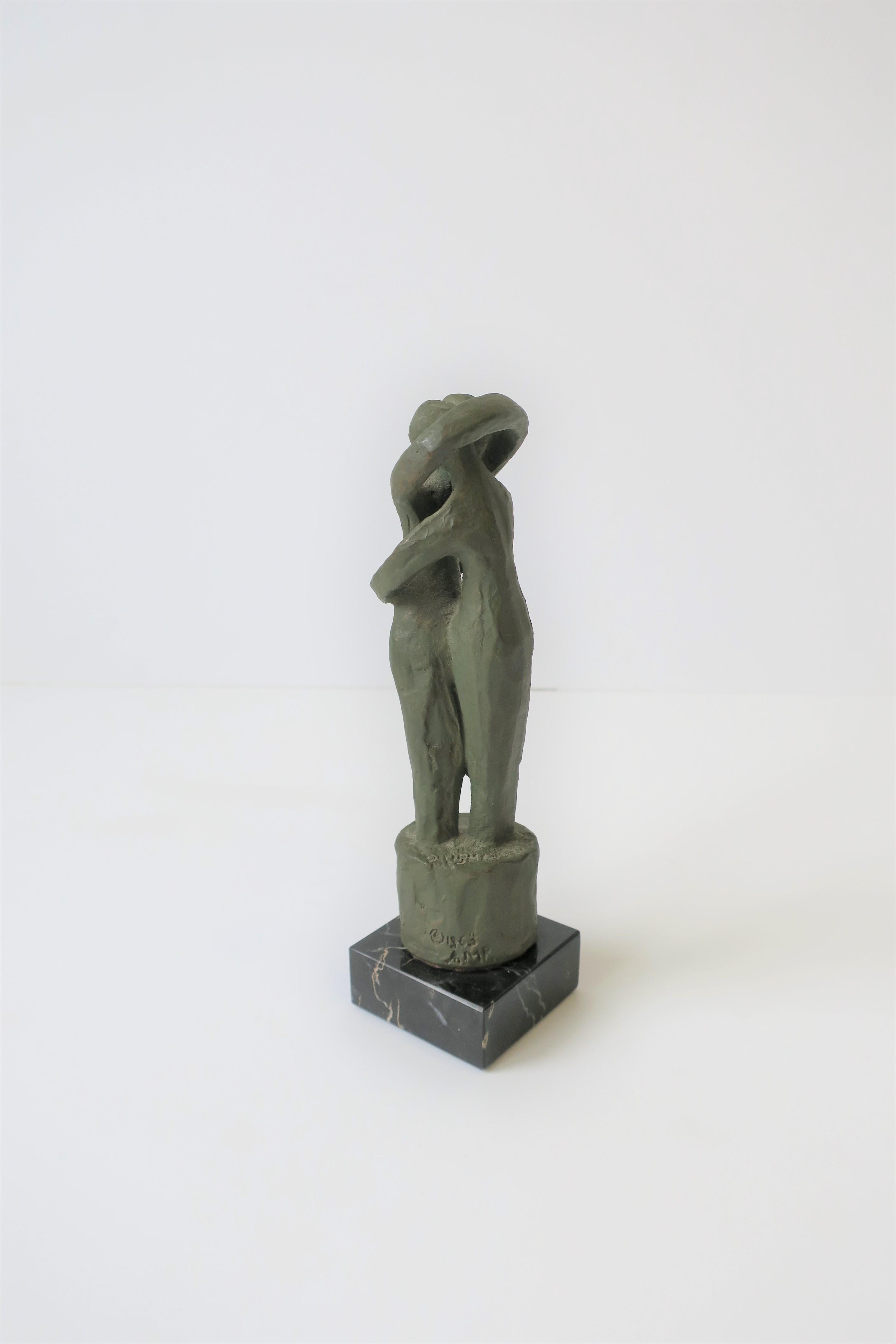 Male and Female Sculpture on Black Marble Base, circa 1960s In Good Condition For Sale In New York, NY
