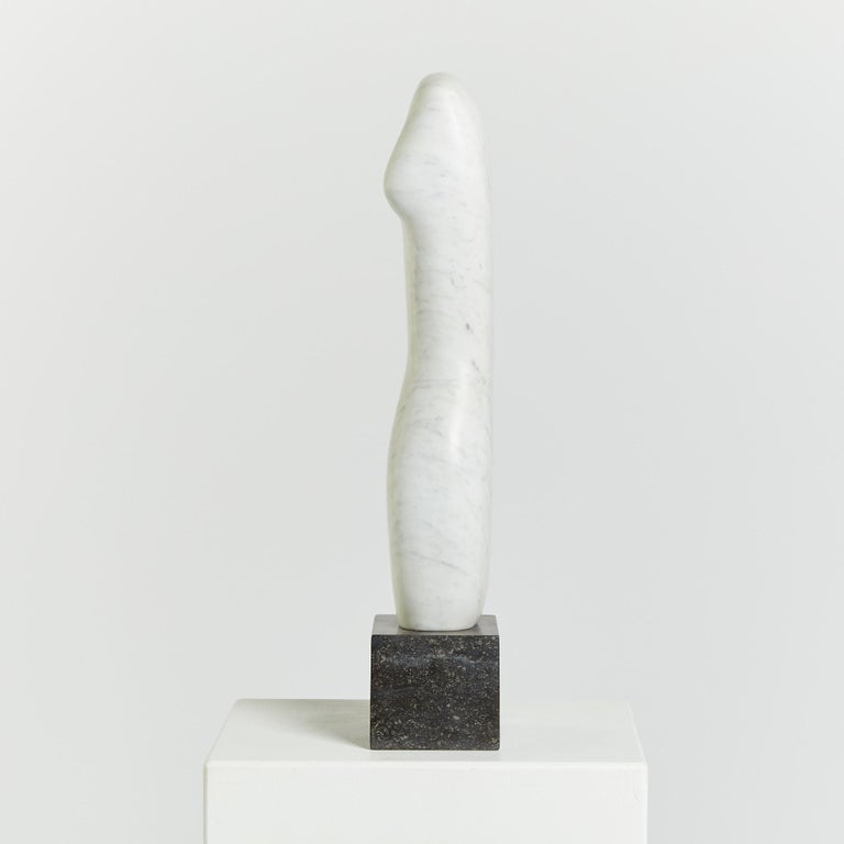 Figurative Marble Sculpture on Granite Base In Good Condition For Sale In London, GB