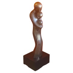 Figurative Bronzeskulptur von Mutter und Kind auf Marmorsockel von Sy Rosenwasser