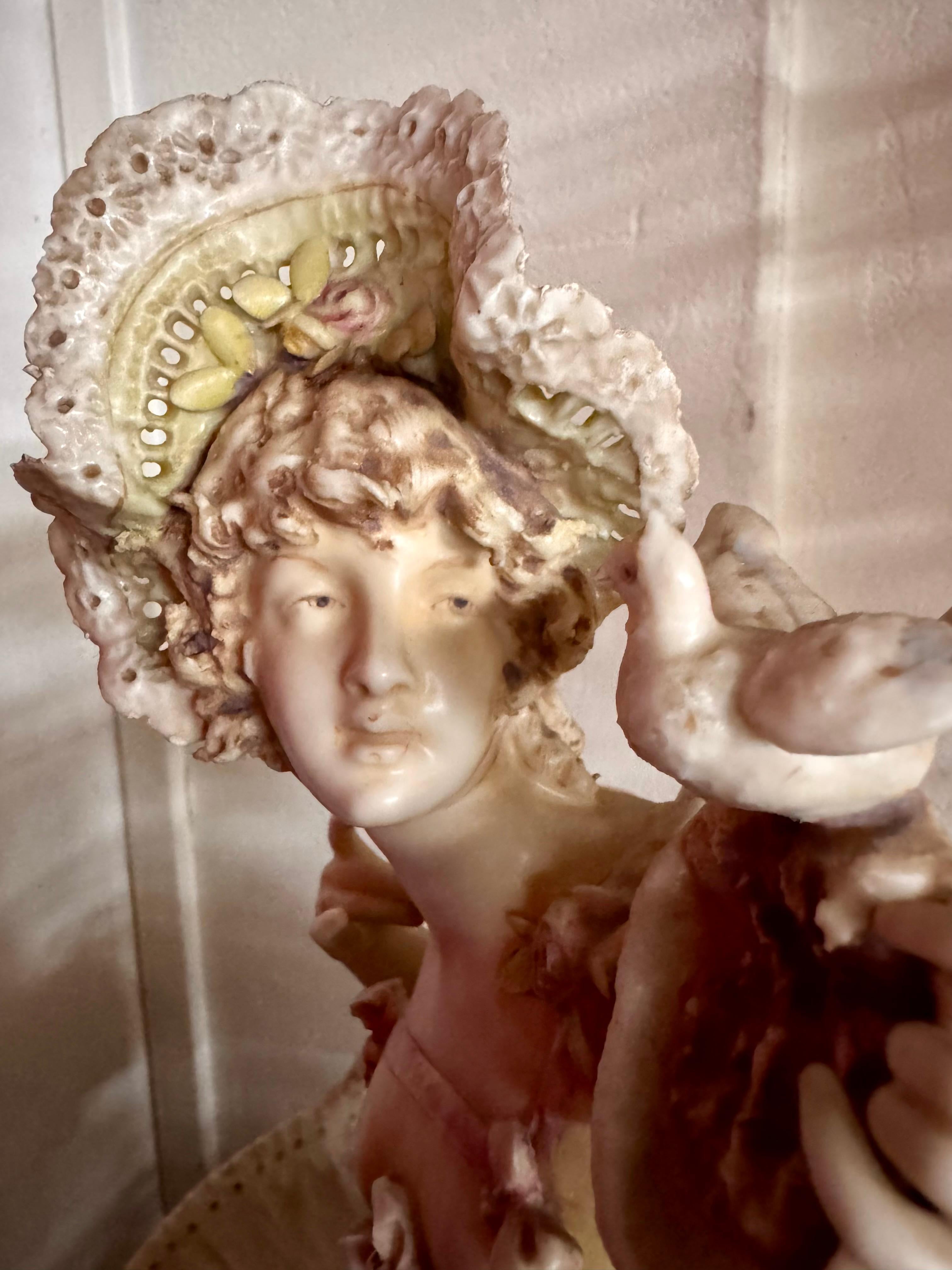 Inizio XX secolo Scultura figurativa in porcellana austriaca in vendita