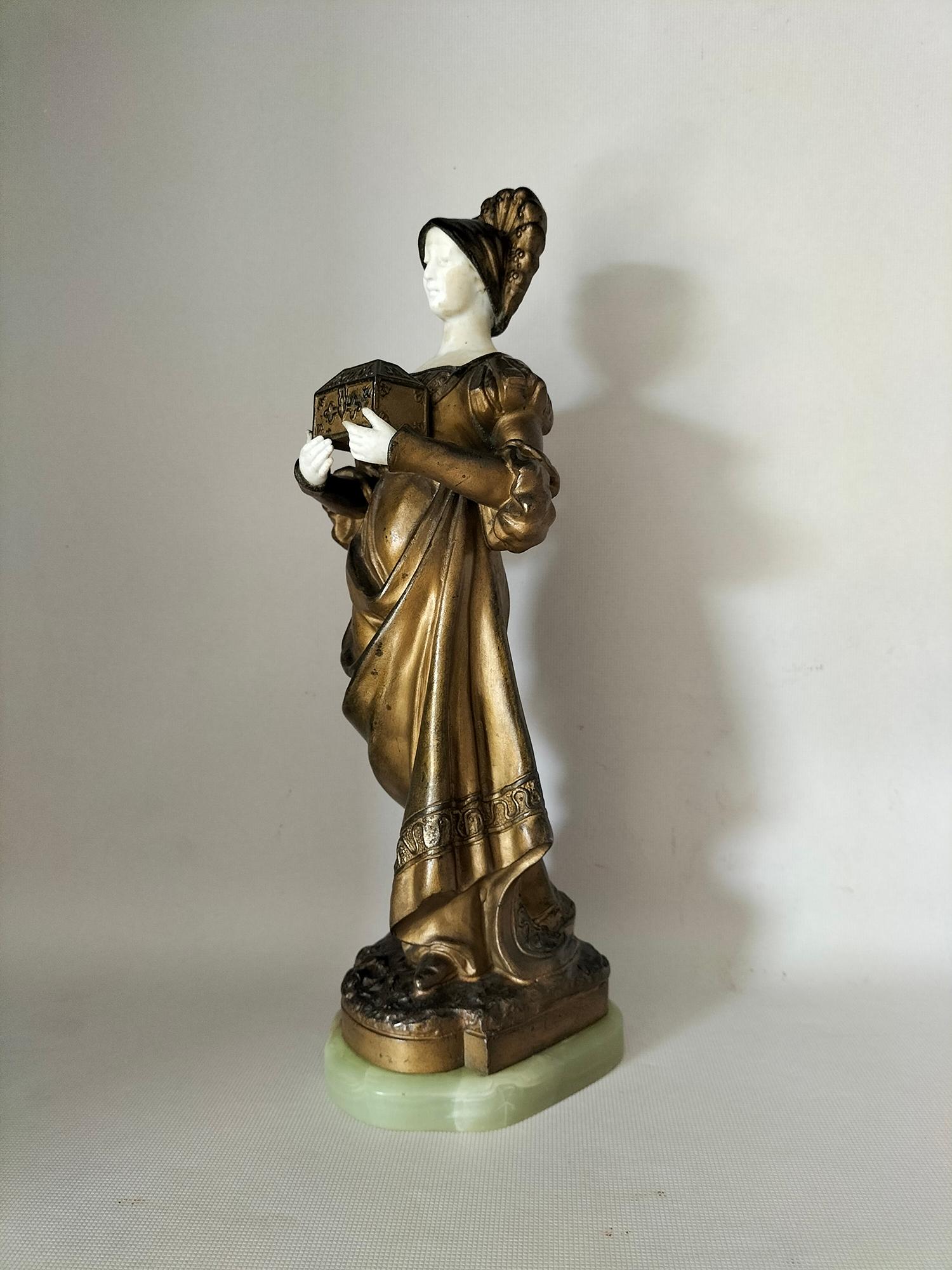 Européen Sculpture figurative en Calamine et biscuit, Art Nouveau signée G. Omerth.  en vente