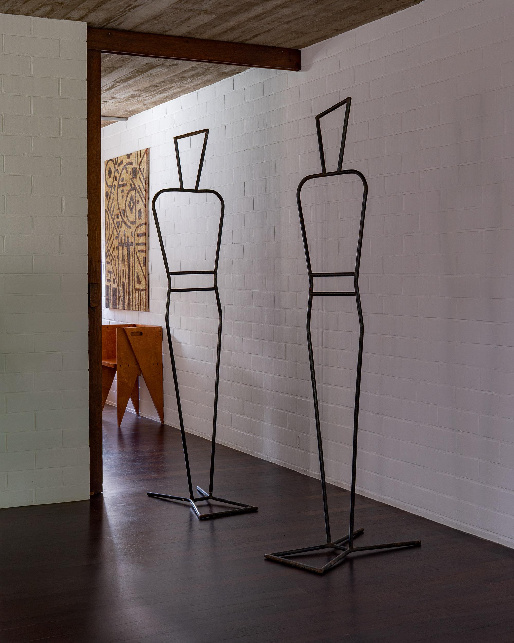 Mid-Century Modern Sculpture figurative de mannequin en acier et porte-vêtements, années 1960 France en vente