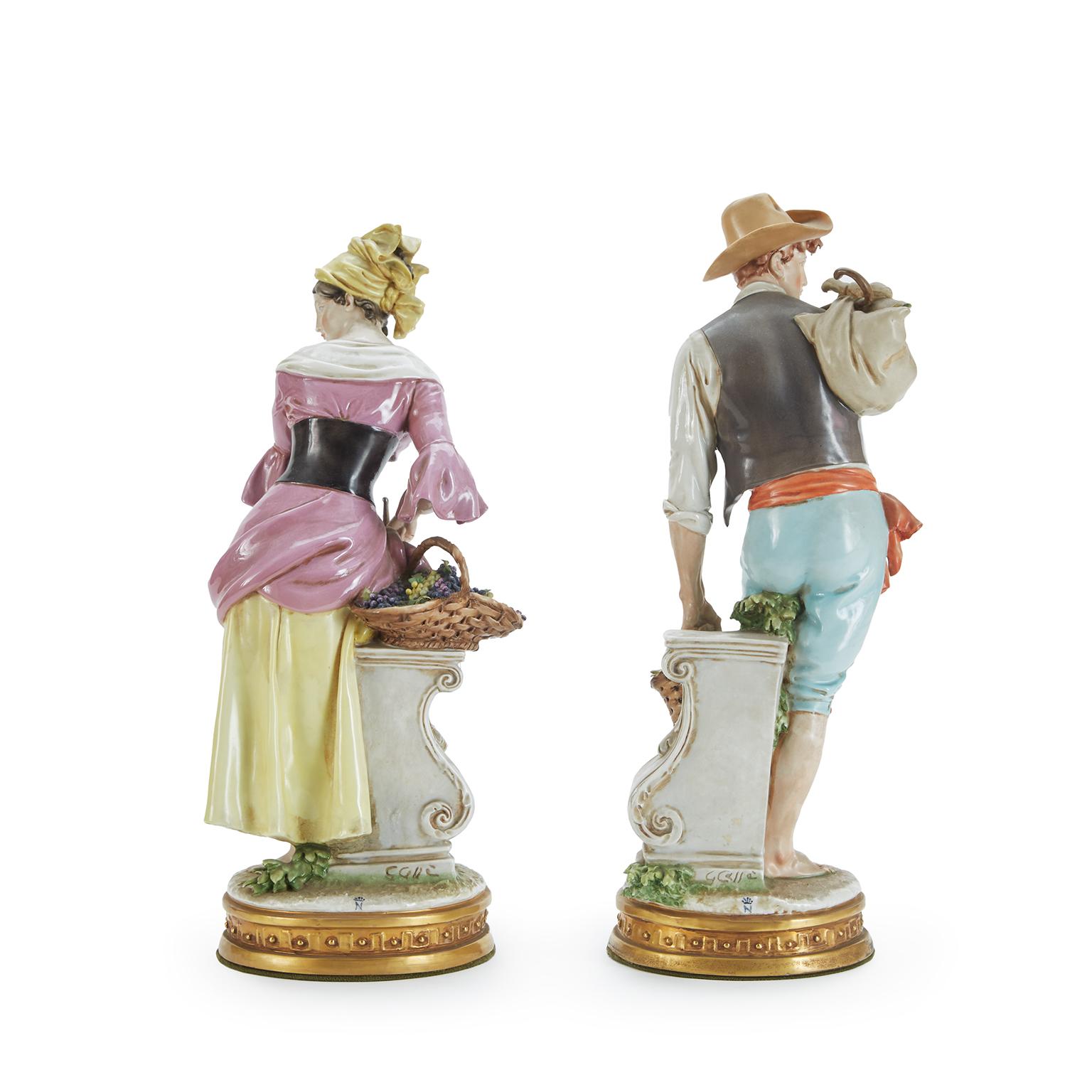 Figura di Contadini Porcellana Italiana Cappe 1960s Allegoria dell Abbondanza Italiano en venta