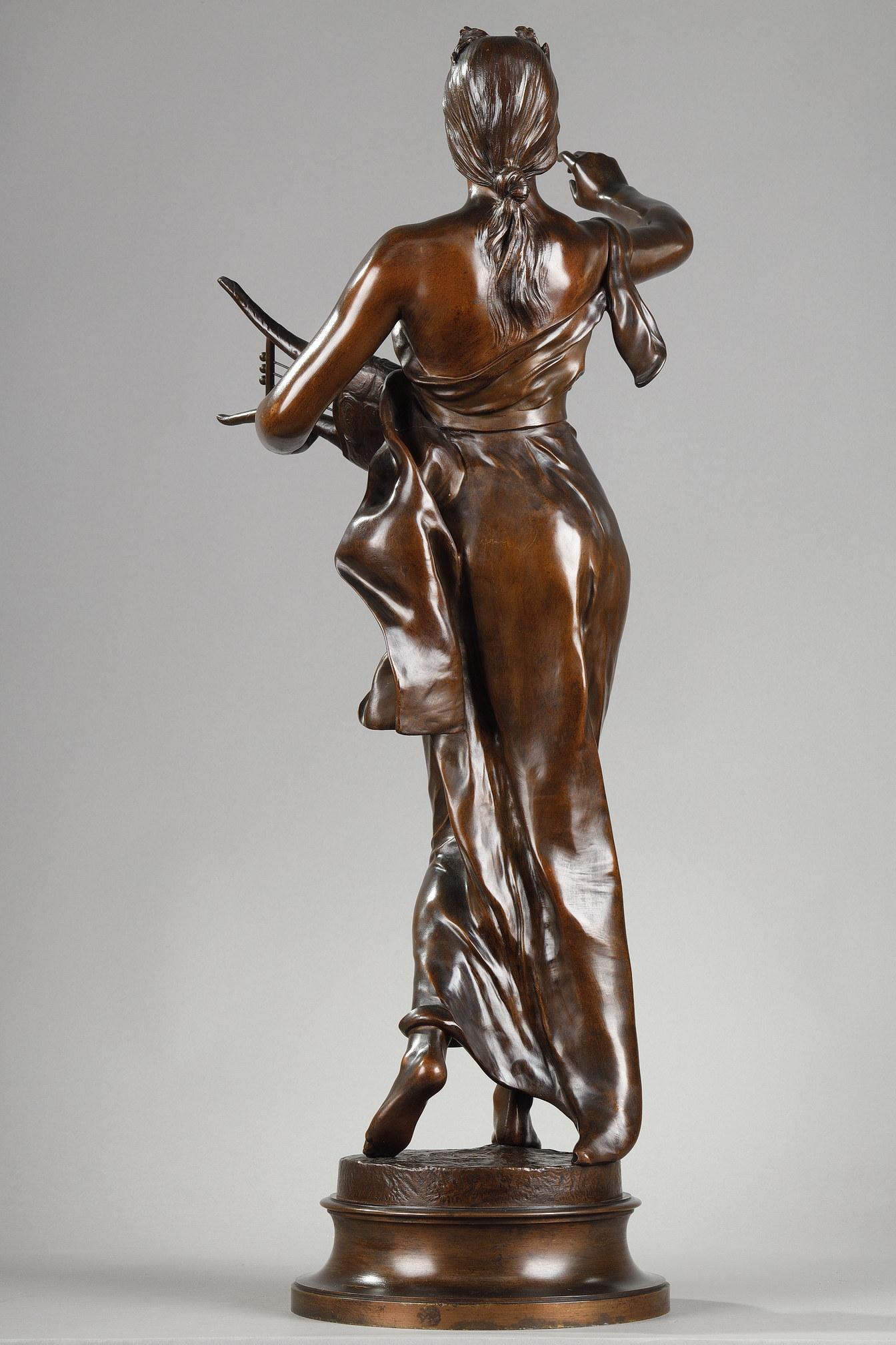 Figura in bronzo con patina di medaglia 