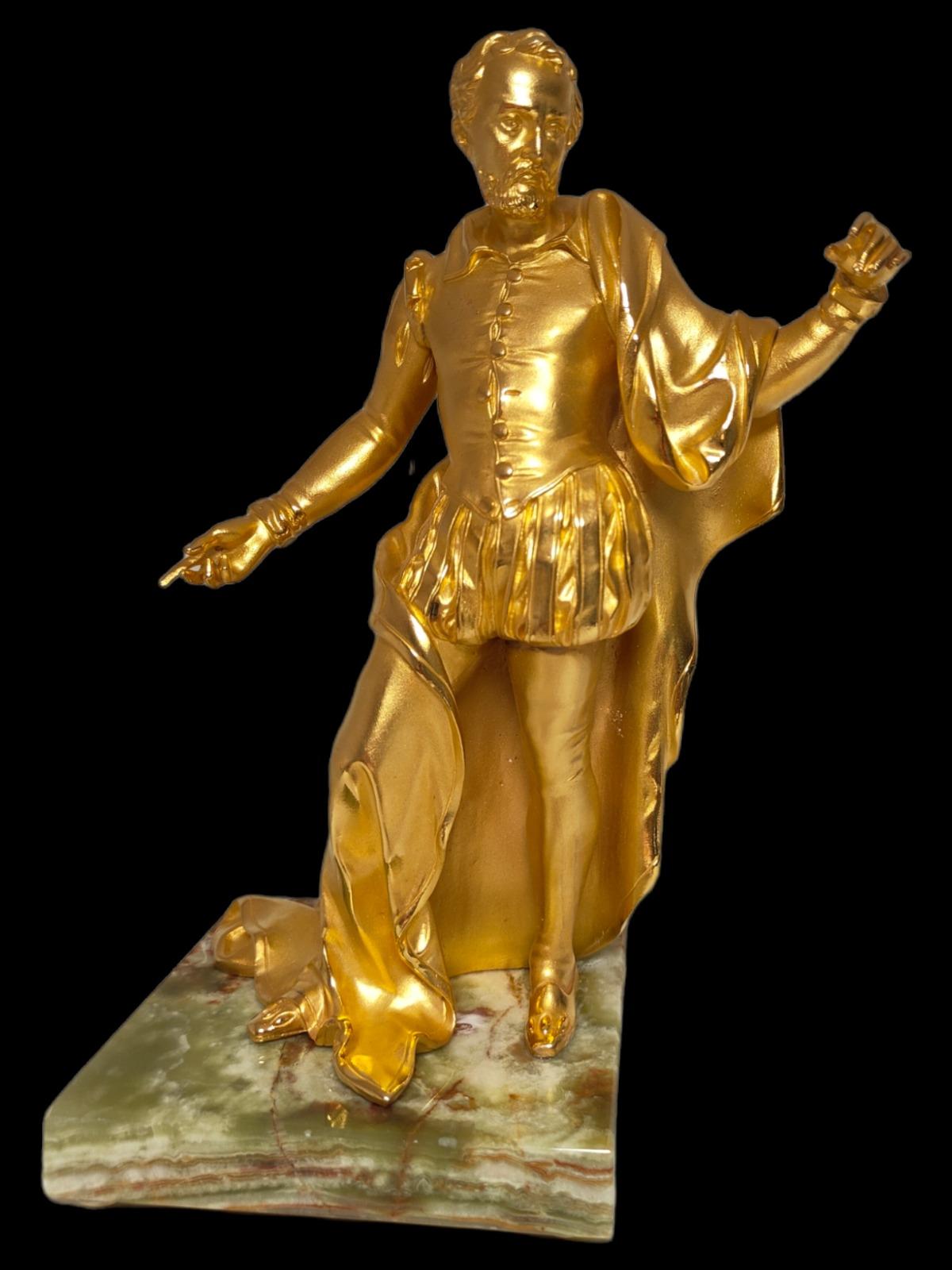 Figure in golden bronze of the xix century
THE BRONZE IS FROM THE 19TH CENTURY AND THE ONYX BASE IS LATE. MEASURES: 30 CM HIGH
good condition.