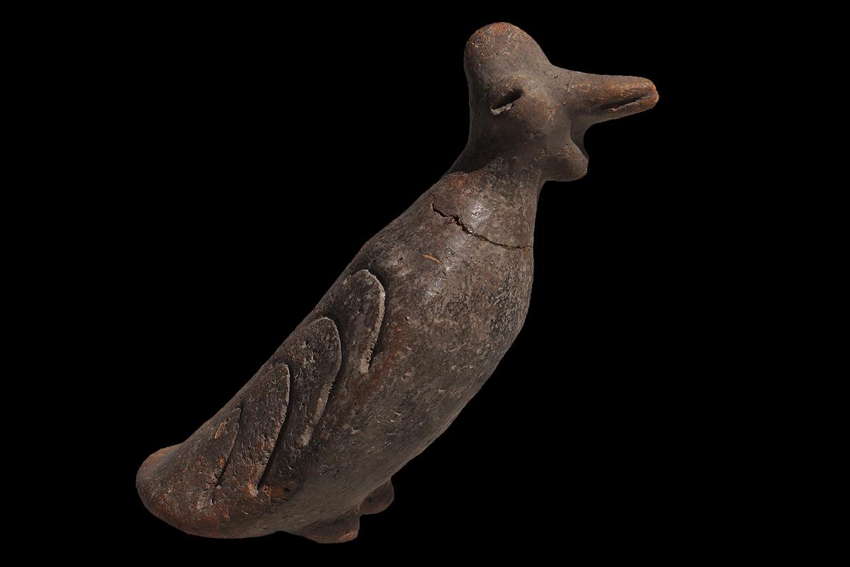 The idol figure comes with an international Certificate of Authenticity.

The large individually crafted - not mold shaped - zoomorphic figure represents a seated condor without stretched neck and forward placed head. Its long wings floating to its