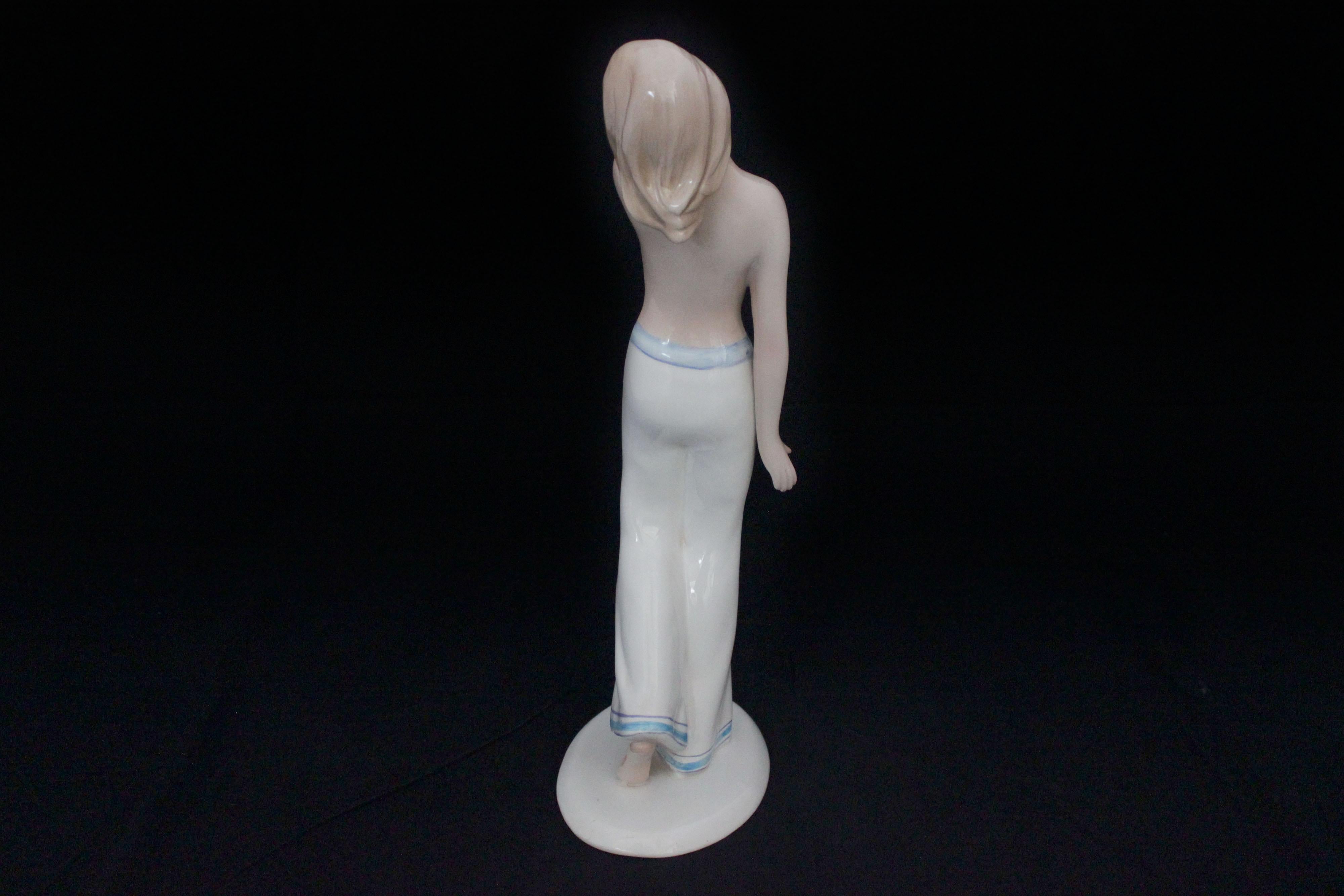 Mid-Century moderno Figura di ragazza di Ronzan, anni '50 in vendita