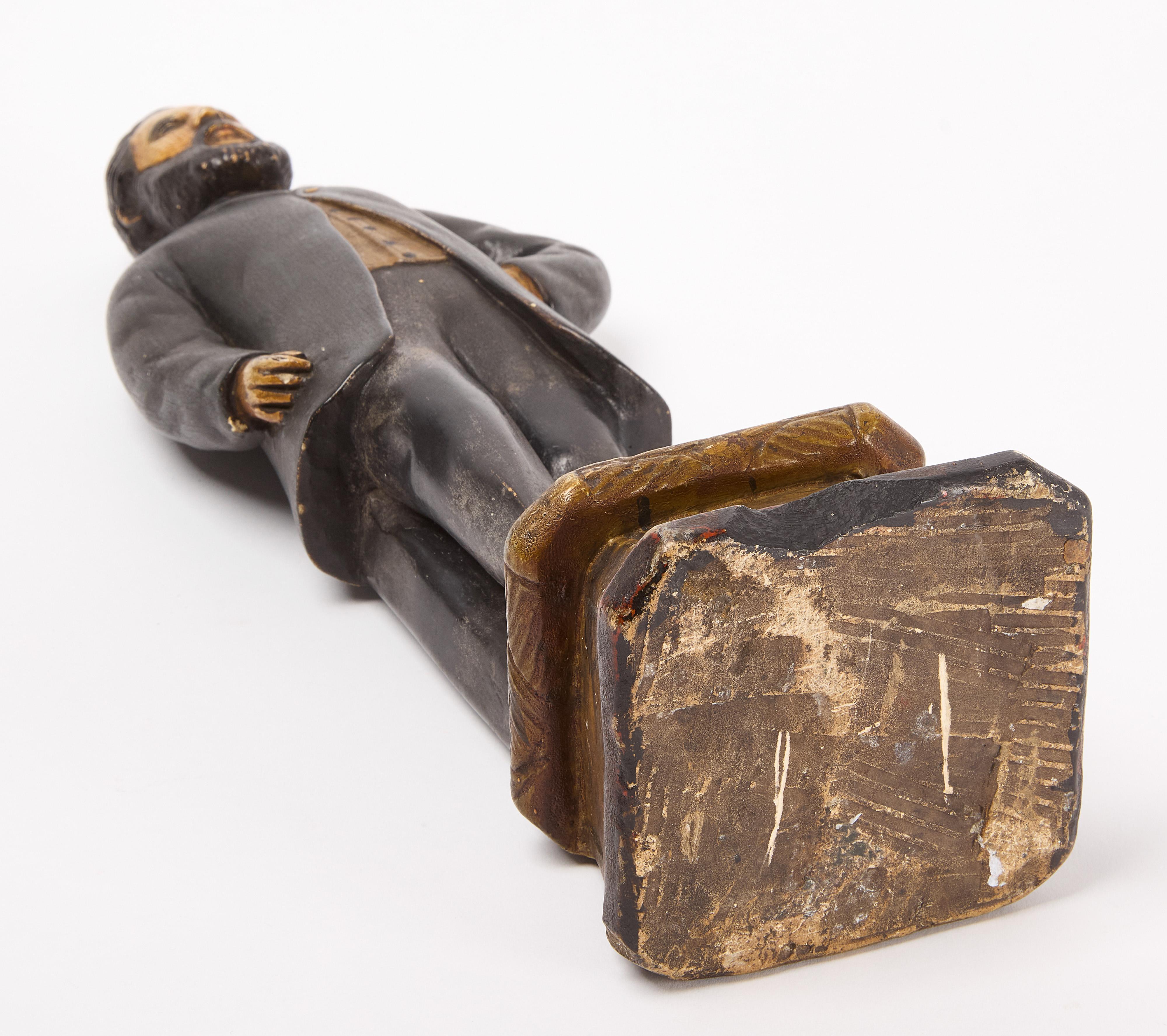 Américain Figure d'un homme d'État. Grès peint en vente