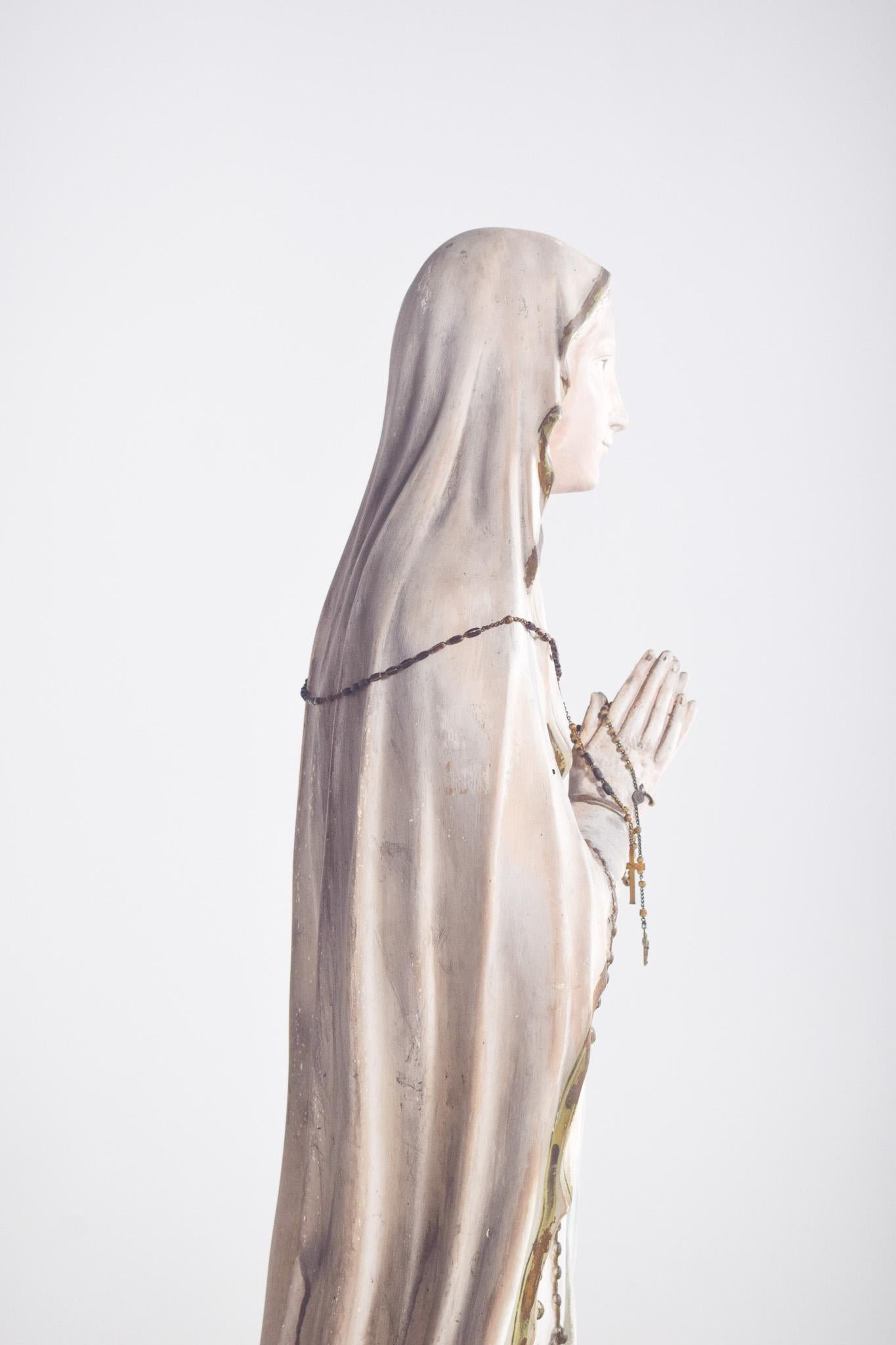 Figura di Nostra Signora di Lourdes in ceramica In condizioni discrete in vendita a Lisboa, Lisboa