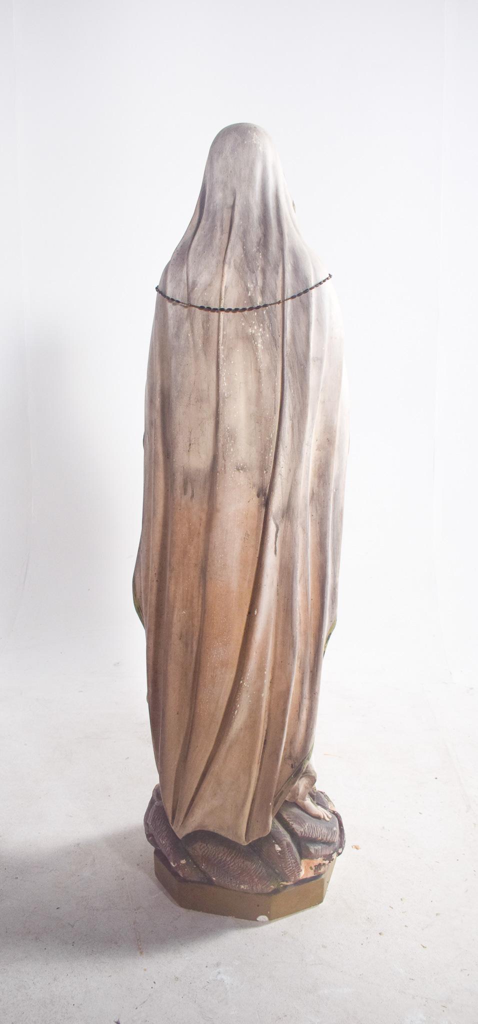 Figura di Nostra Signora di Lourdes in ceramica in vendita 1