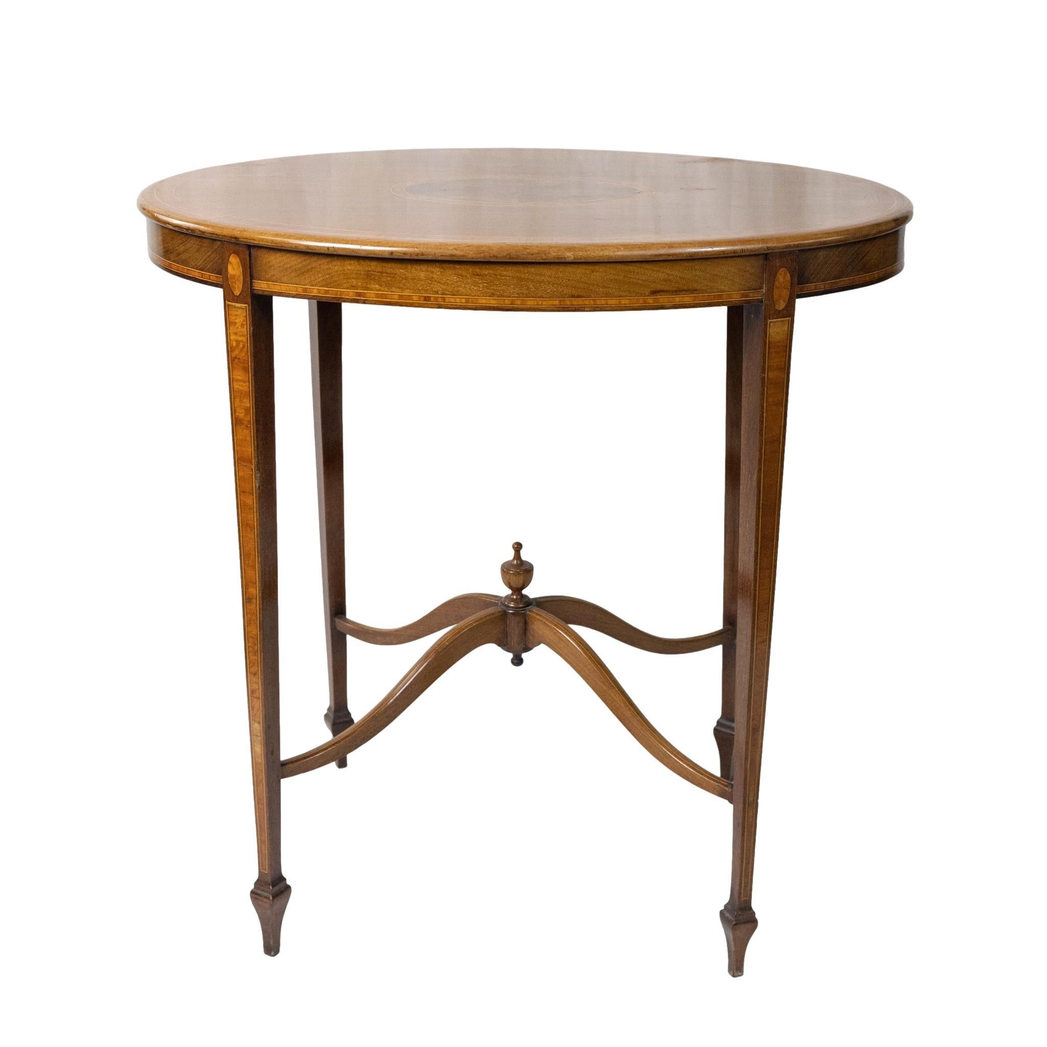 Figured Mahogany and Satinwood-Inlaid Oval Occasional Table, English, ca. 1890 In Good Condition For Sale In Banner Elk, NC