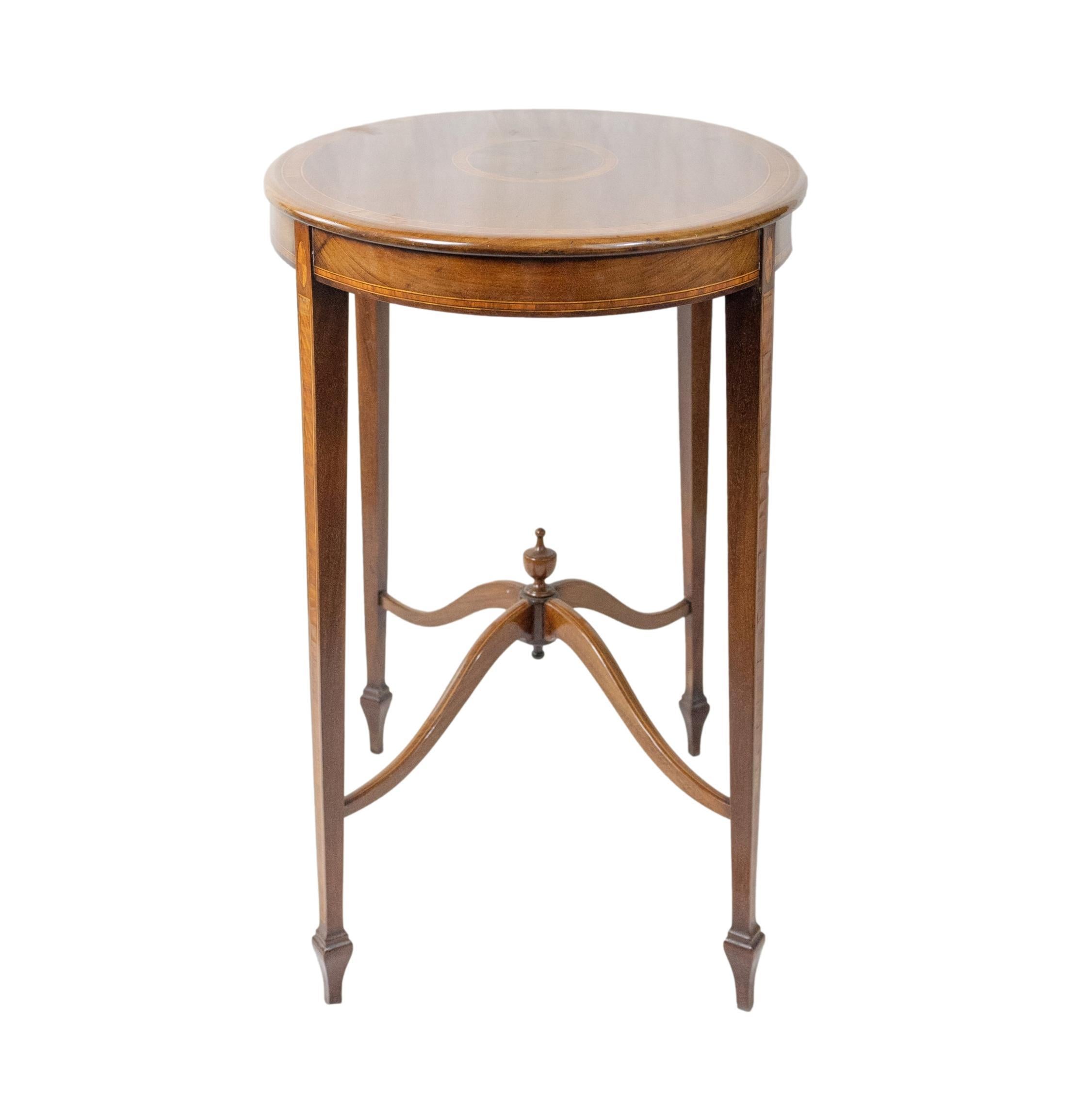 19th Century Figured Mahogany and Satinwood-Inlaid Oval Occasional Table, English, ca. 1890 For Sale
