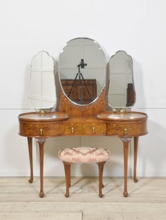 Figured walnut dressing table
