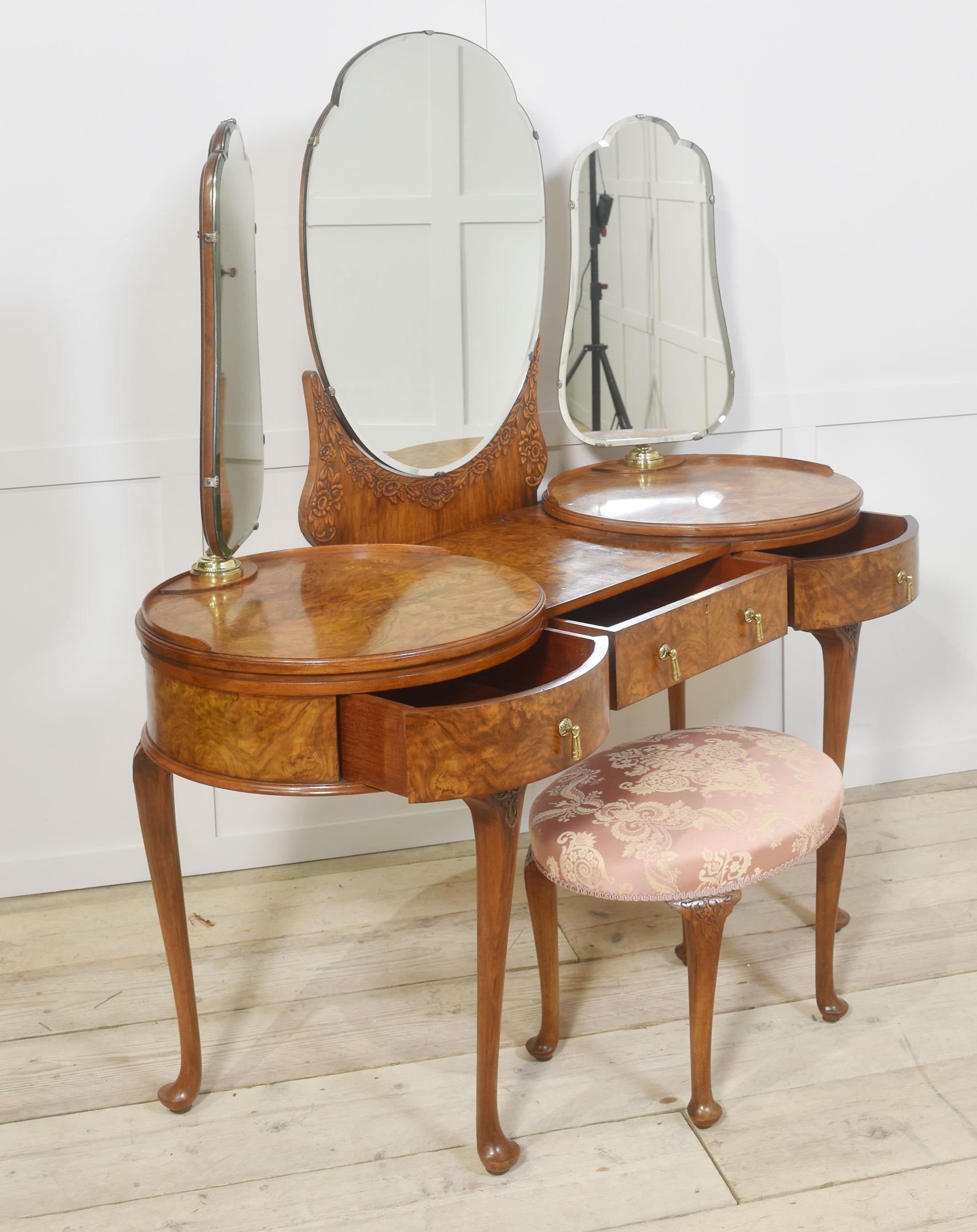 Figured walnut dressing table 2