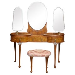 Figured walnut dressing table