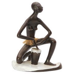 Figure von Leopold Anzengruber Afrikanisch mit Trommel