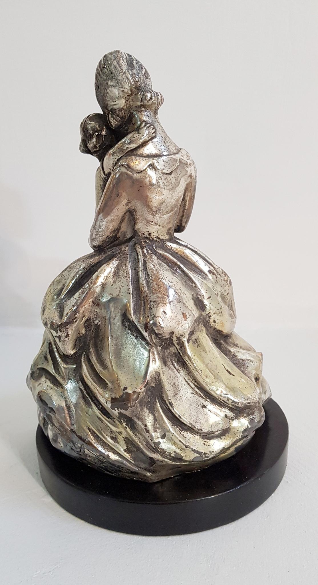 mother and child figurine