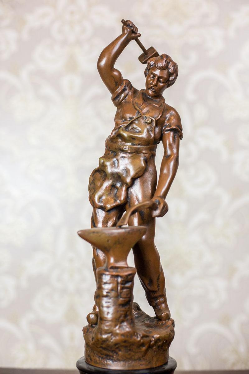 Figurine d'un forgeron conçue par Auguste Moreau dans les années 1930 Bon état - En vente à Opole, PL