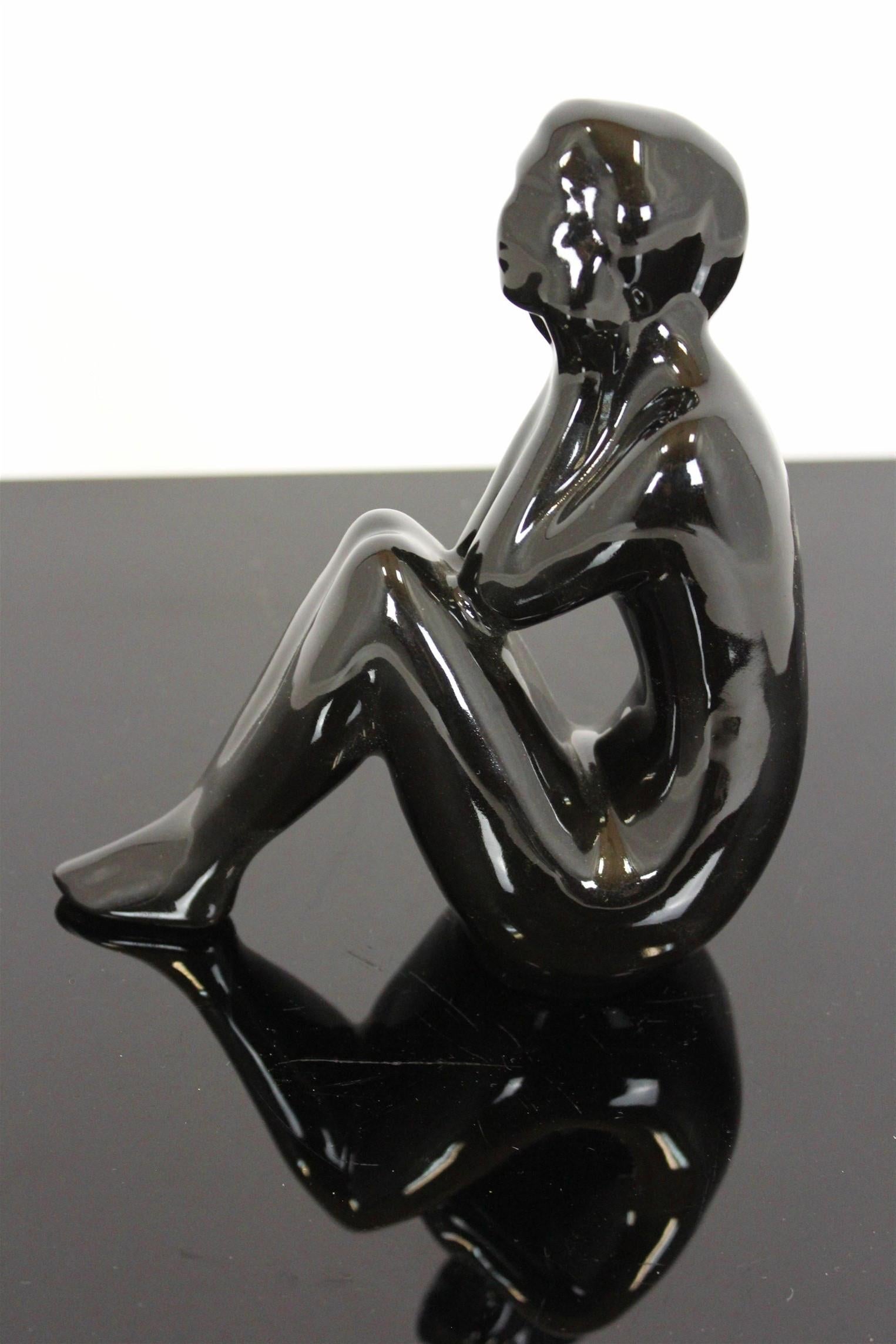Figurilla de mujer, Jihokera Bechyne Checoslovaquia, años 60 en venta 3