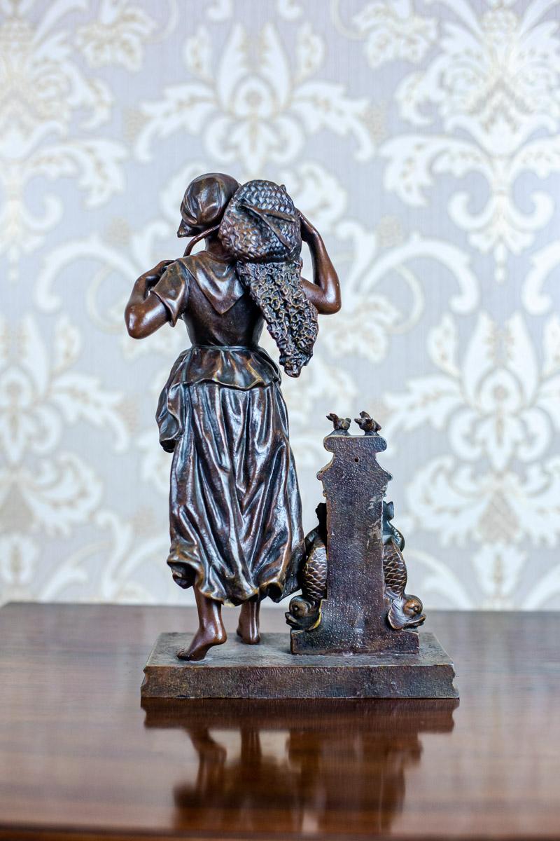 Figurine of a Woman with a Basket of Fish, E. Rancoulet In Good Condition For Sale In Opole, PL