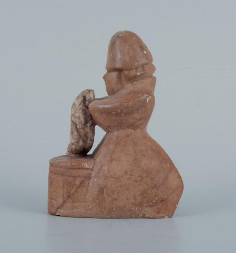 Figurine Skovserkone with fish made of soapstone.
Approximately: 1960s/1970s
In good condition.
Dimensions: L 6.5 x D 3.0 x H 9.0 cm.