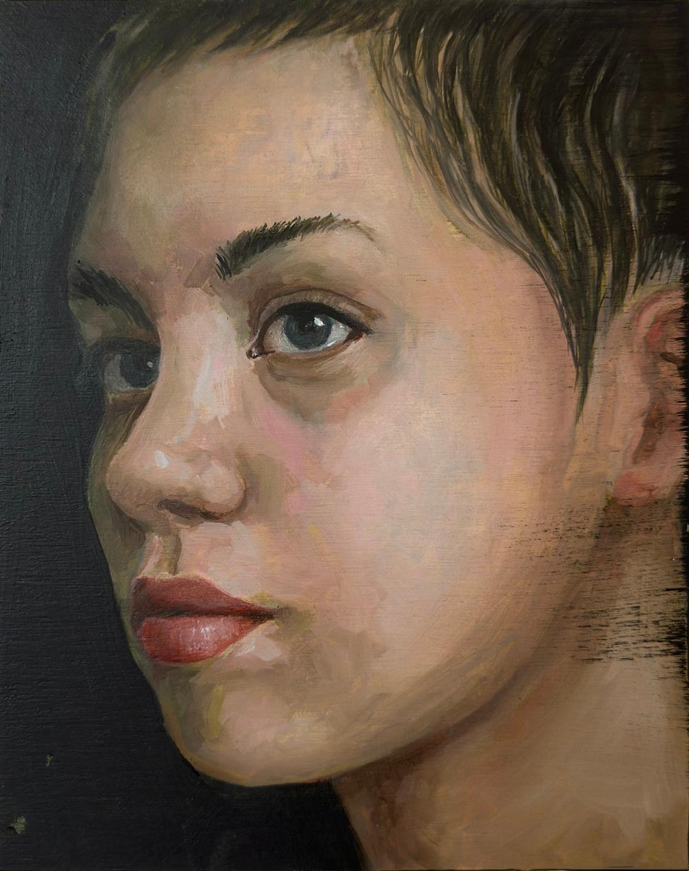 "Her Lament, Our Shame" (2024) di Fikriye Oz è un dipinto a olio su legno originale e fatto a mano che raffigura un ritratto ravvicinato di una donna con i capelli neri corti.

Fikriye Oz è una pittrice rappresentativa di Istanbul, Turchia. Ha