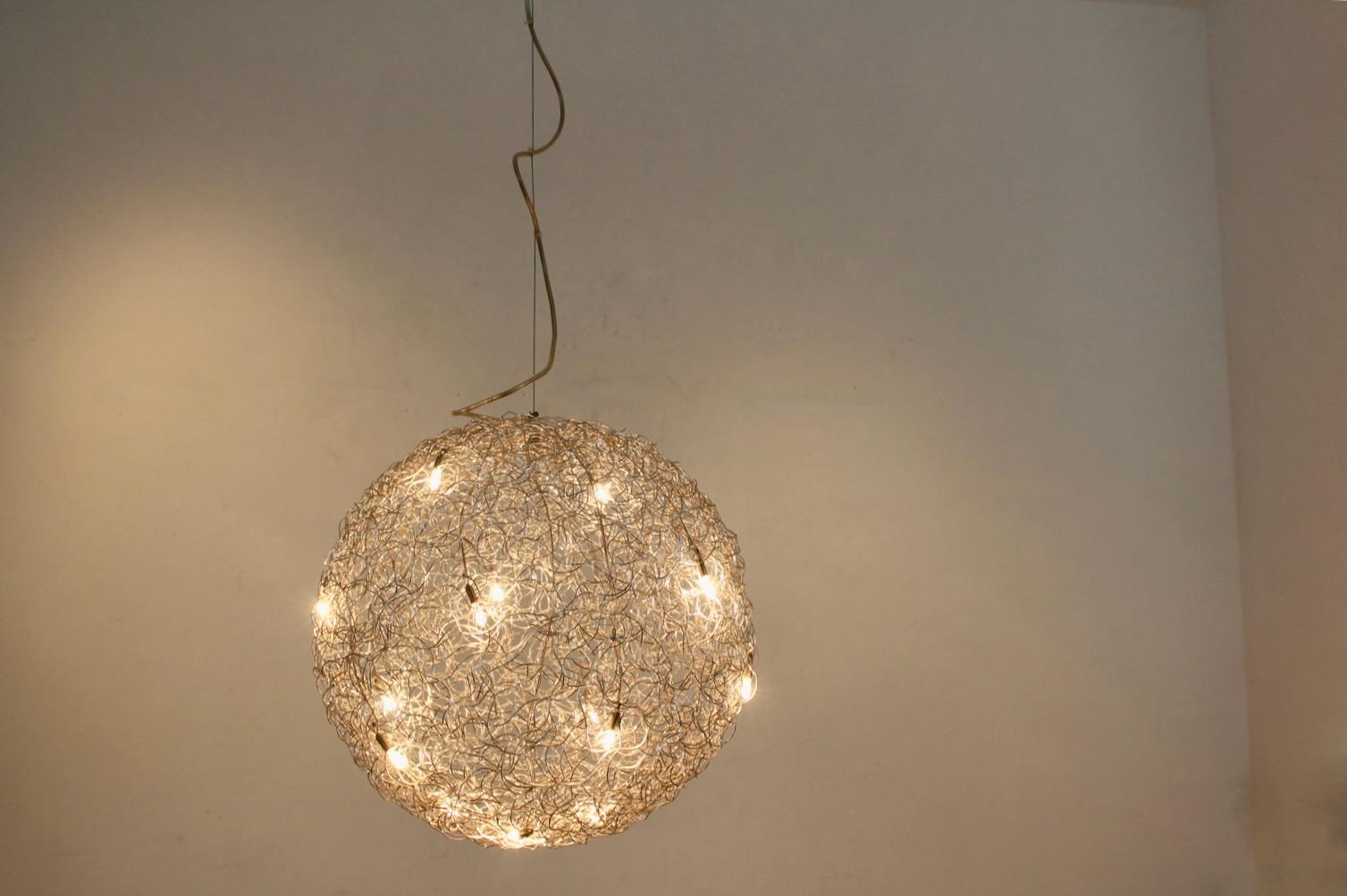 Mid-Century moderno Lampada a sospensione 'Fil de Fer' di Catellani & Smith, scorta di due pezzi in vendita