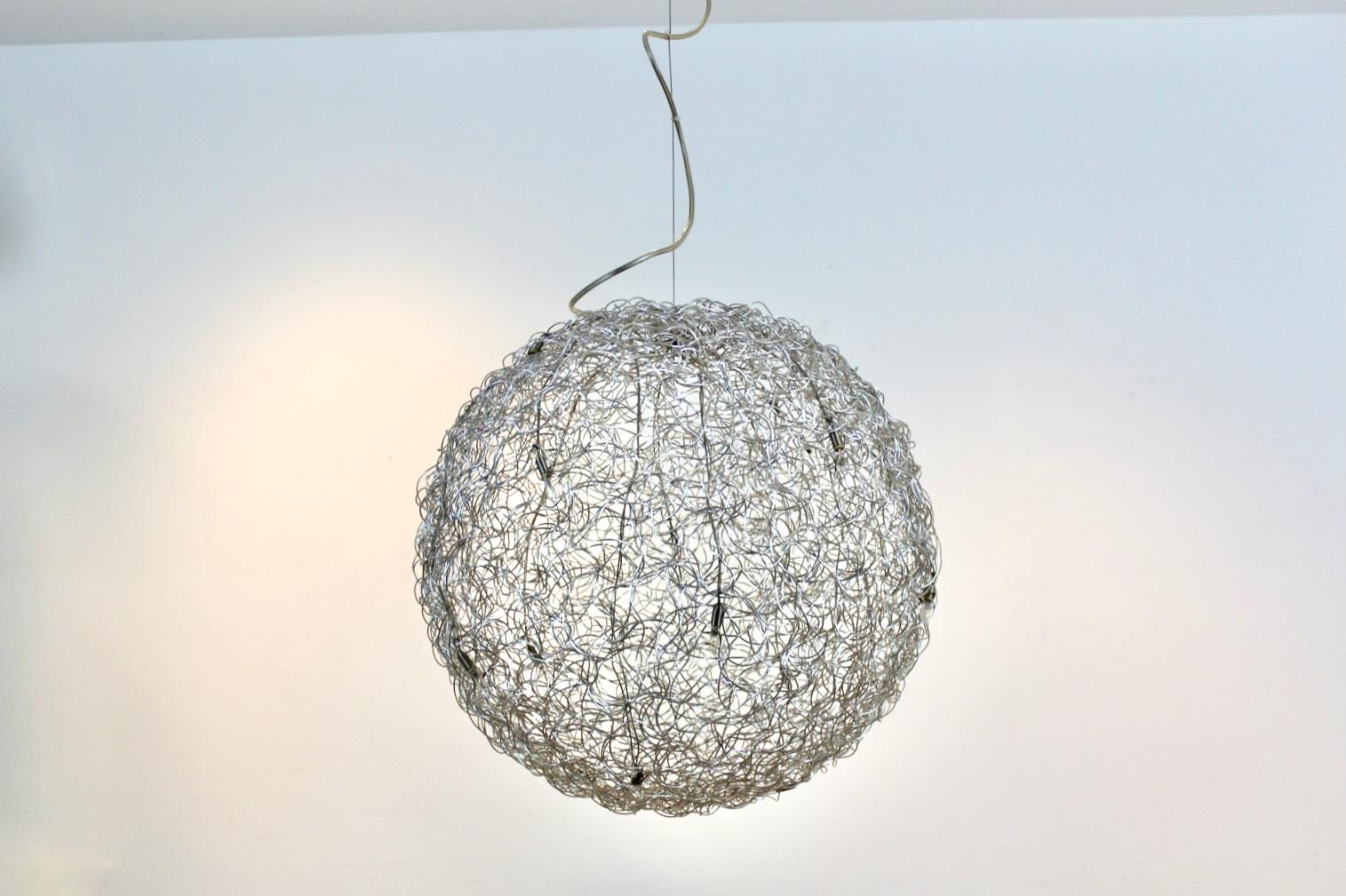 'Fil de Fer’ Hanging Lamp by Catellani & Smith, stock of two In Good Condition For Sale In Voorburg, NL