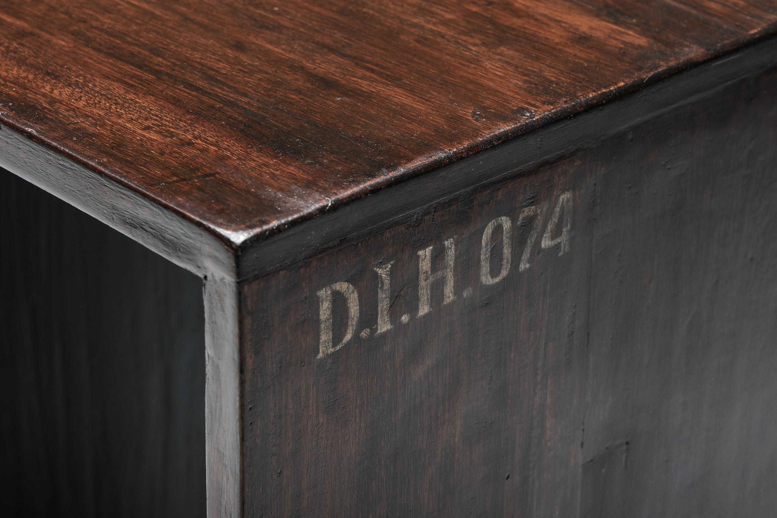 File Rack by Pierre Jeanneret, Low Cupboard, D.I.H. 074, Chandigarh, 1957-58 In Excellent Condition For Sale In Antwerp, BE