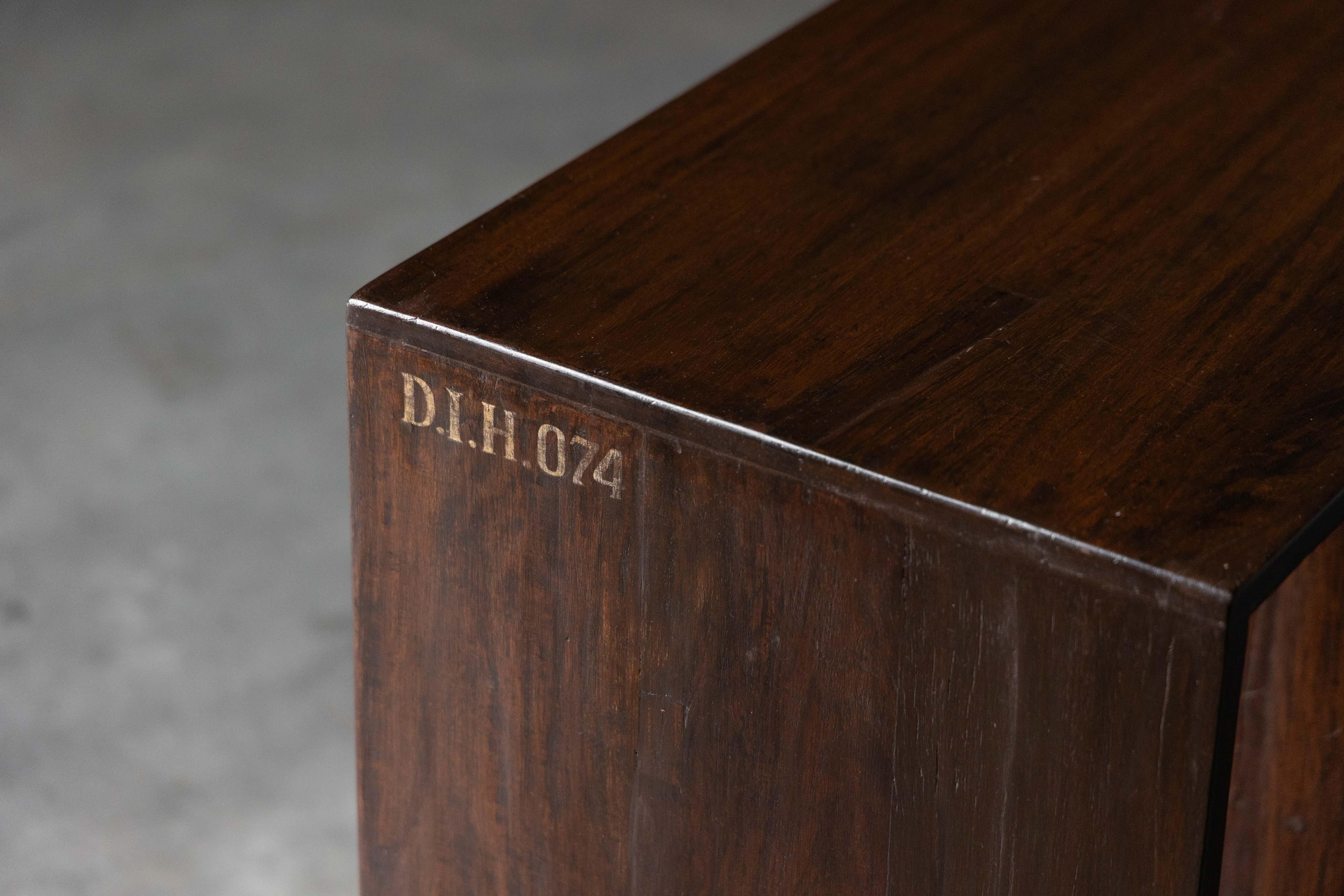 File Rack PJ-050205 by Pierre Jeanneret, India, 1950s For Sale 8