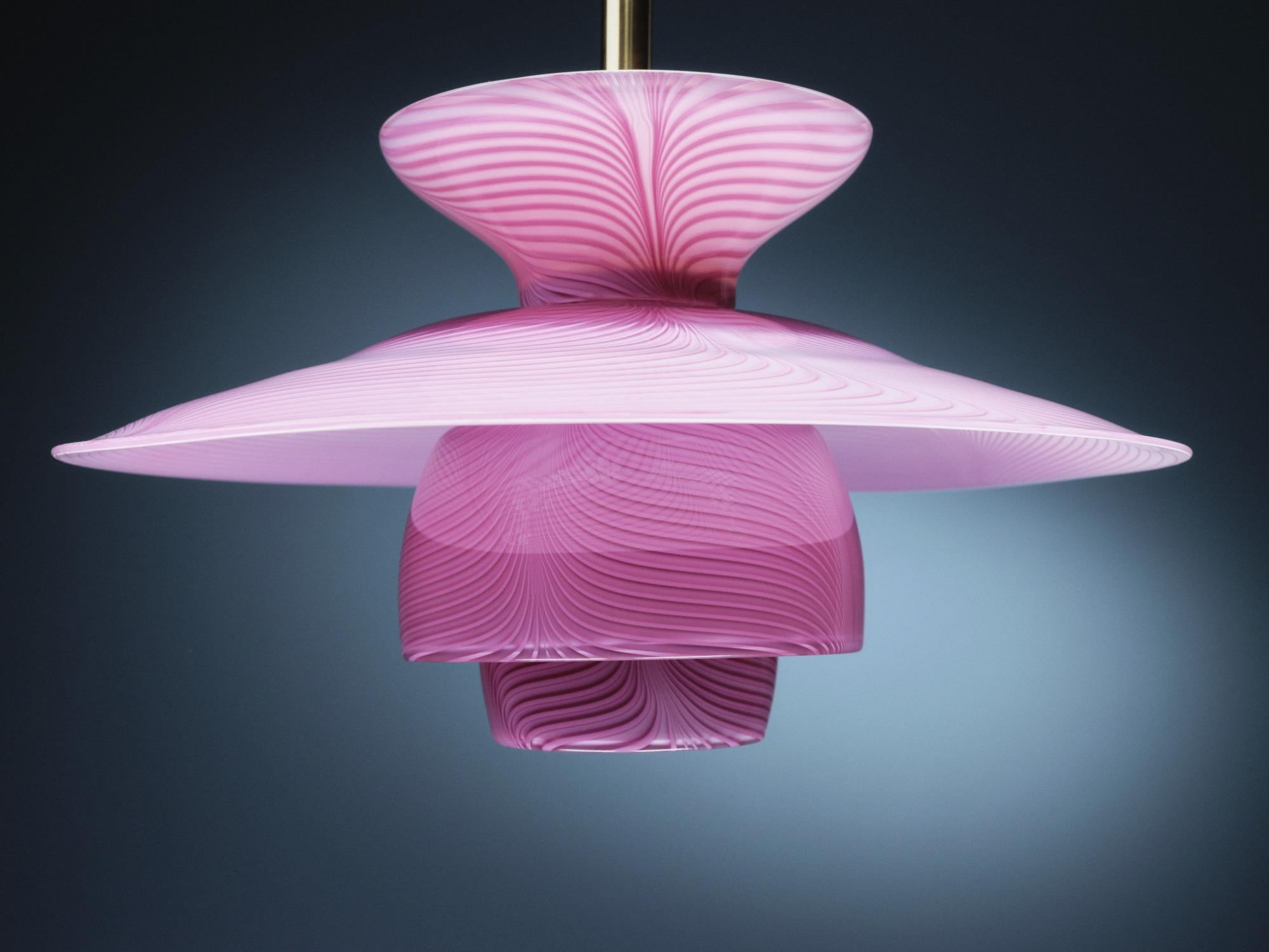 The Filet pendant was designed by New York based glassblowing duo Home in Heven for Louis Poulsen and exhibited at 3daysofdesign 2023 in Copenhagen, Denmark. 

