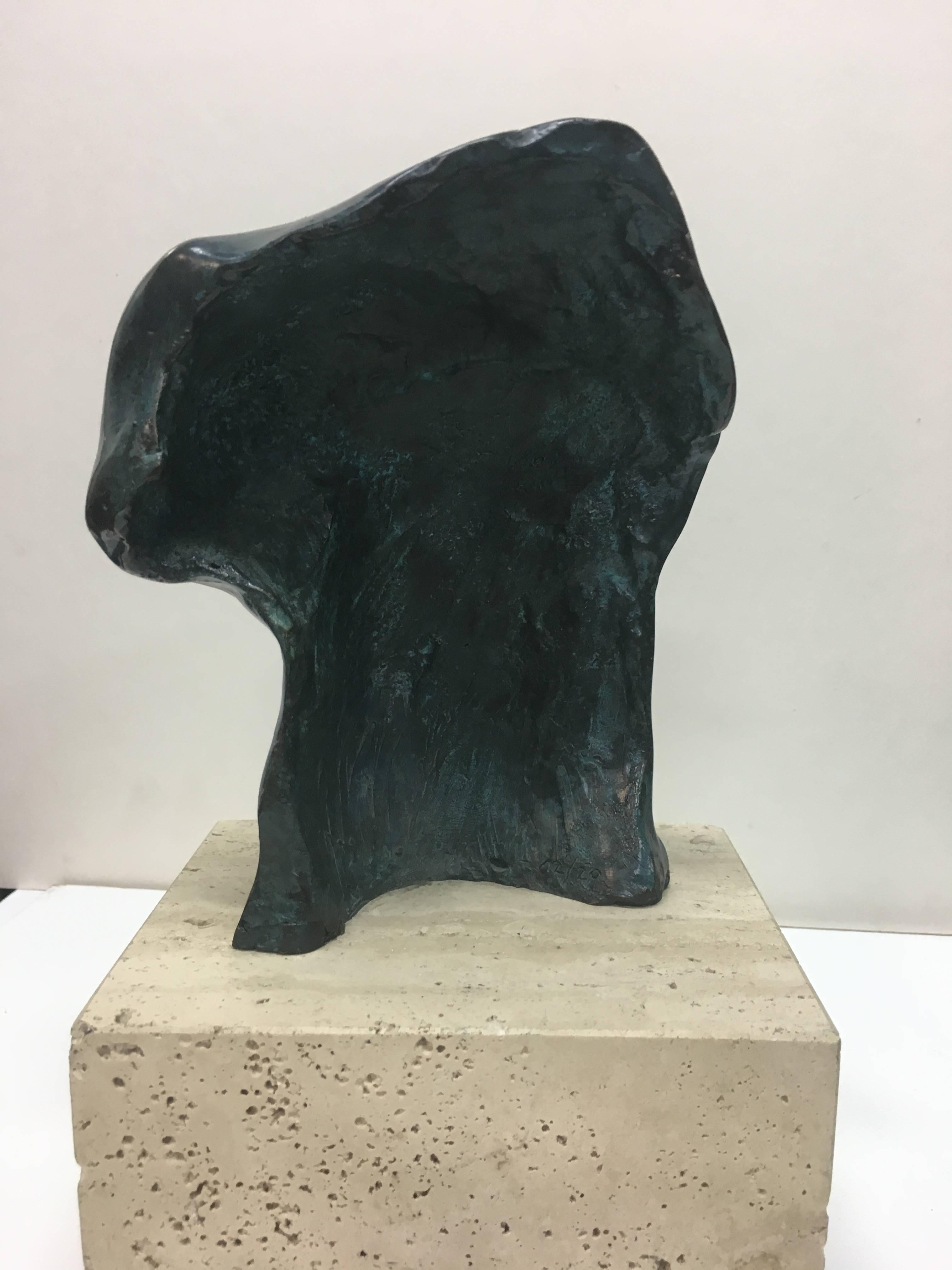 Fili Plaza  „ MAN CHEST“ Original-Harzskulptur von MAN CHEST, 2012 3