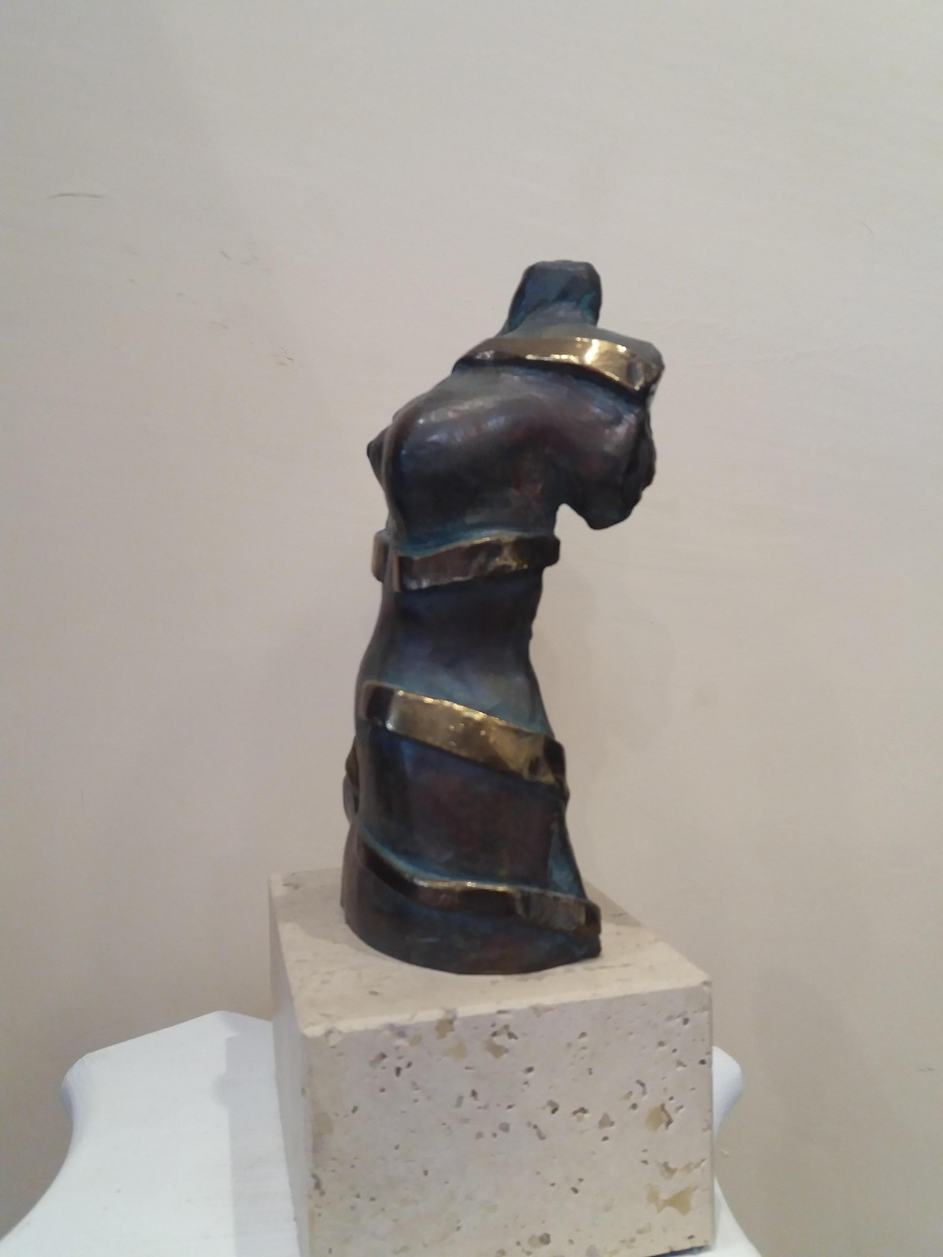 Torse  Esculpture originale en résine - Contemporain Sculpture par Fili Plaza