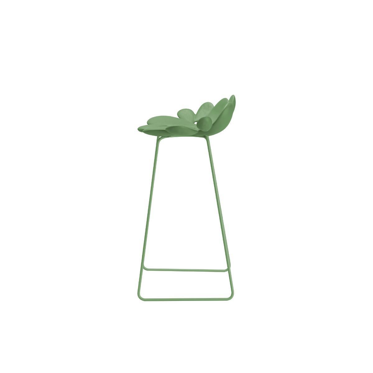 Conçu par Marcantonio, Filicudi Stool est le nouveau tabouret pour l'intérieur et l'extérieur qui permet de renforcer encore la magie méditerranéenne dans les espaces quotidiens. La plante de figue de Barbarie, dont s'inspire le tabouret, est